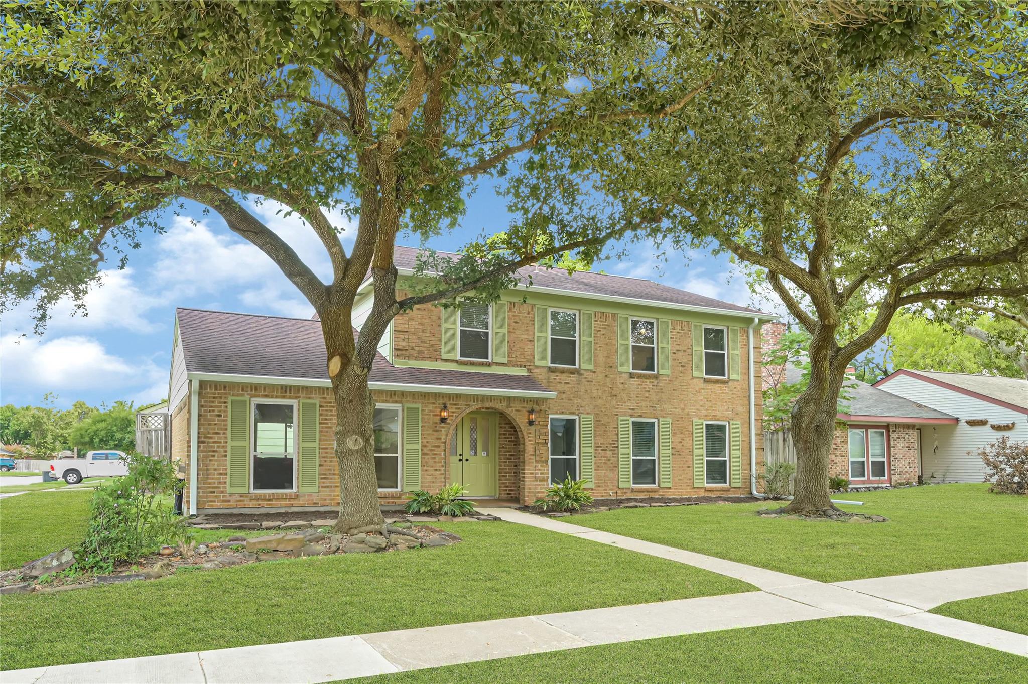 459 El Toro Ln, Houston, TX 77598 photo