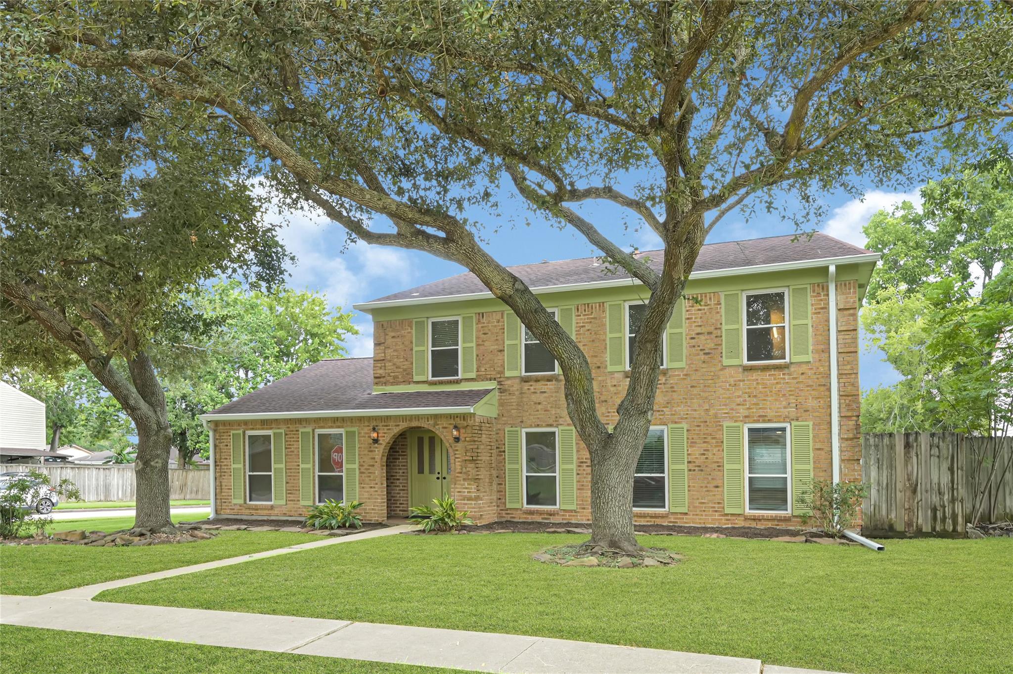 459 El Toro Ln, Houston, TX 77598 photo