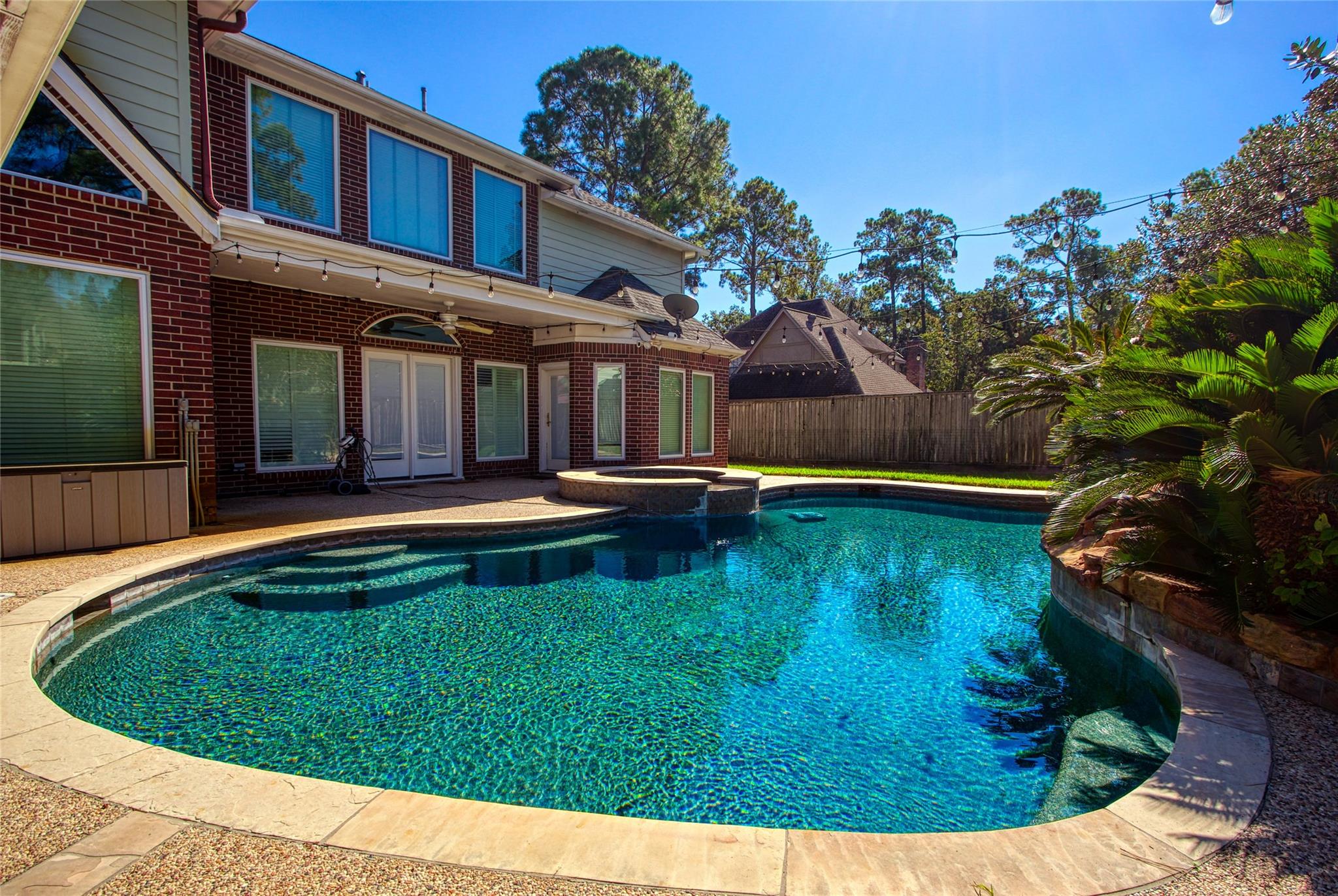 14907 Pine Point Ct, Houston, TX 77070