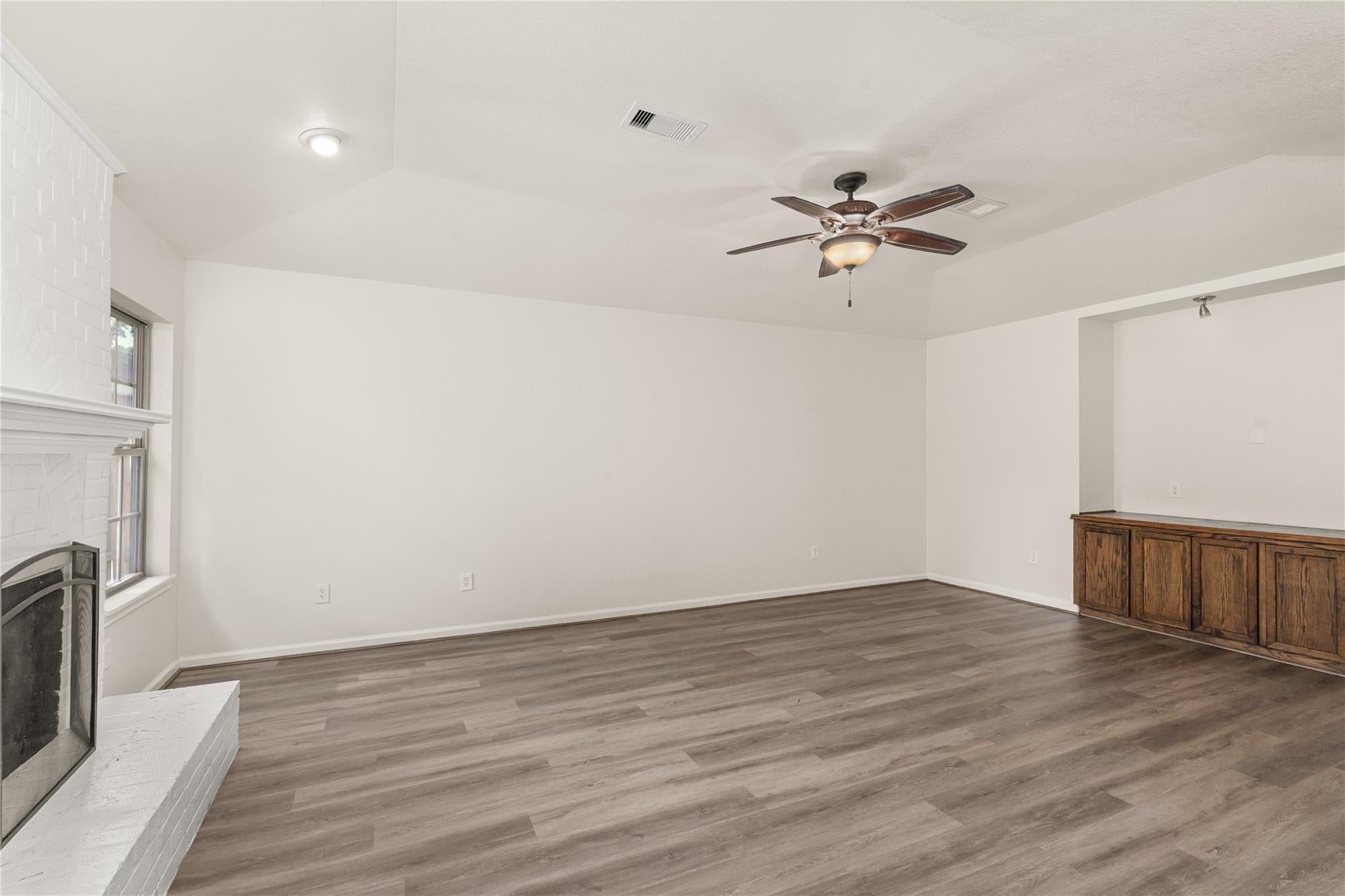 16126 Spinnaker Dr, Crosby, TX 77532 photo