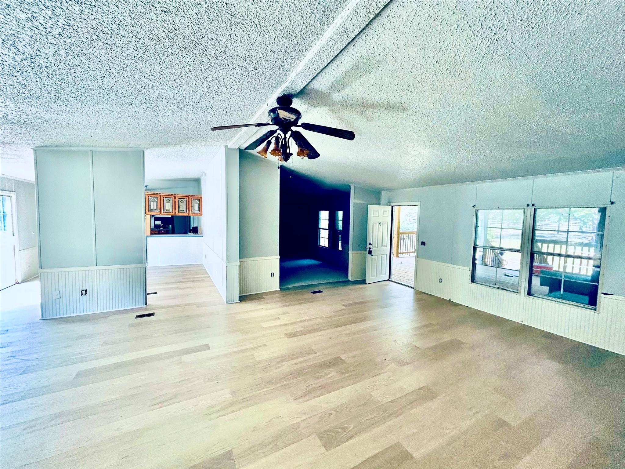 11692 W Old Oak Trl, Willis, TX 77378 photo