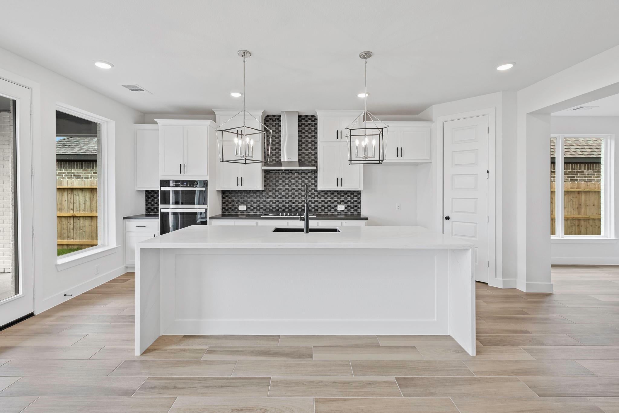 326 Mulberry Creek St, Conroe, TX 77304 photo