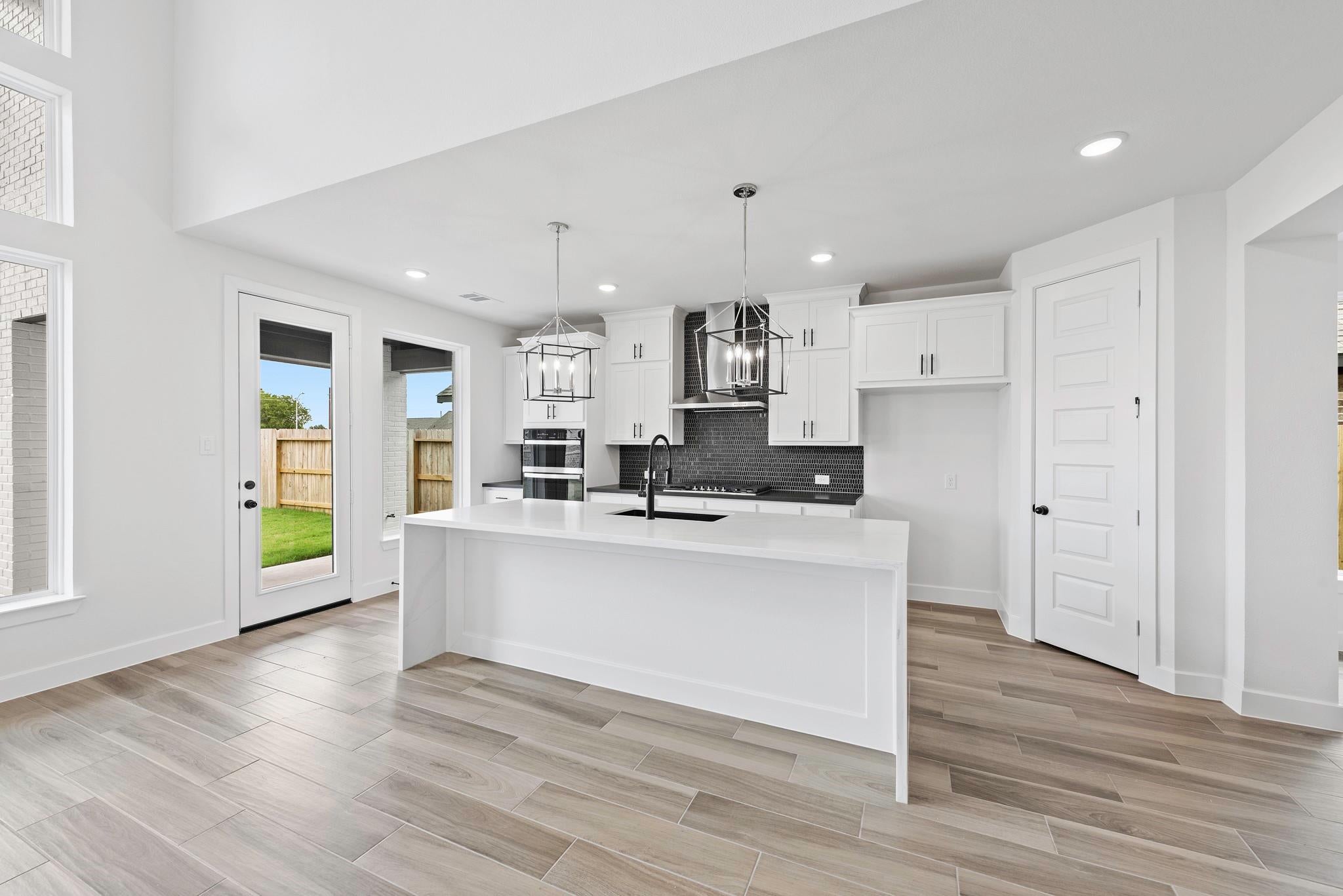 326 Mulberry Creek St, Conroe, TX 77304 photo