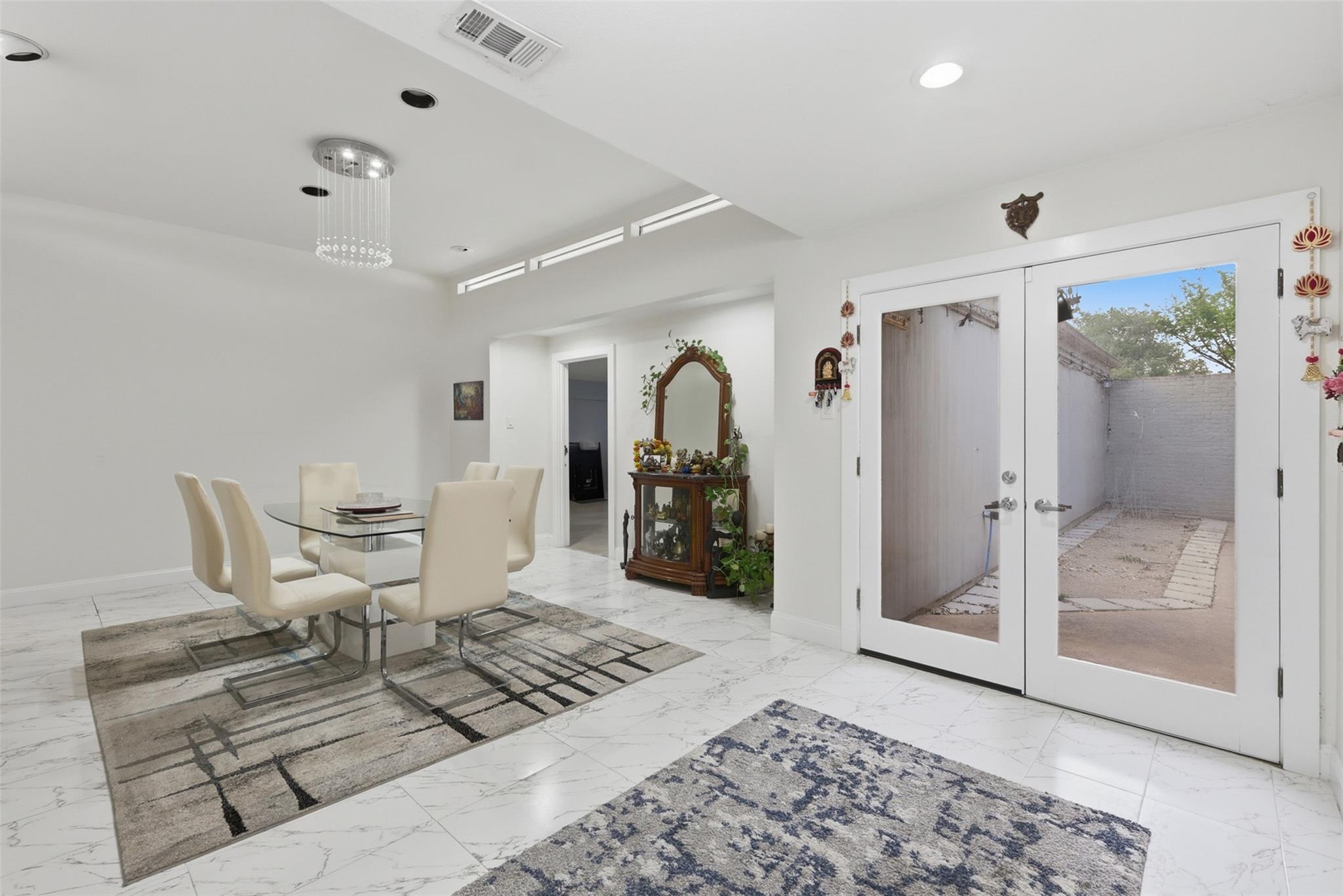 5323 S Braeswood Blvd, Houston, TX 77096 photo