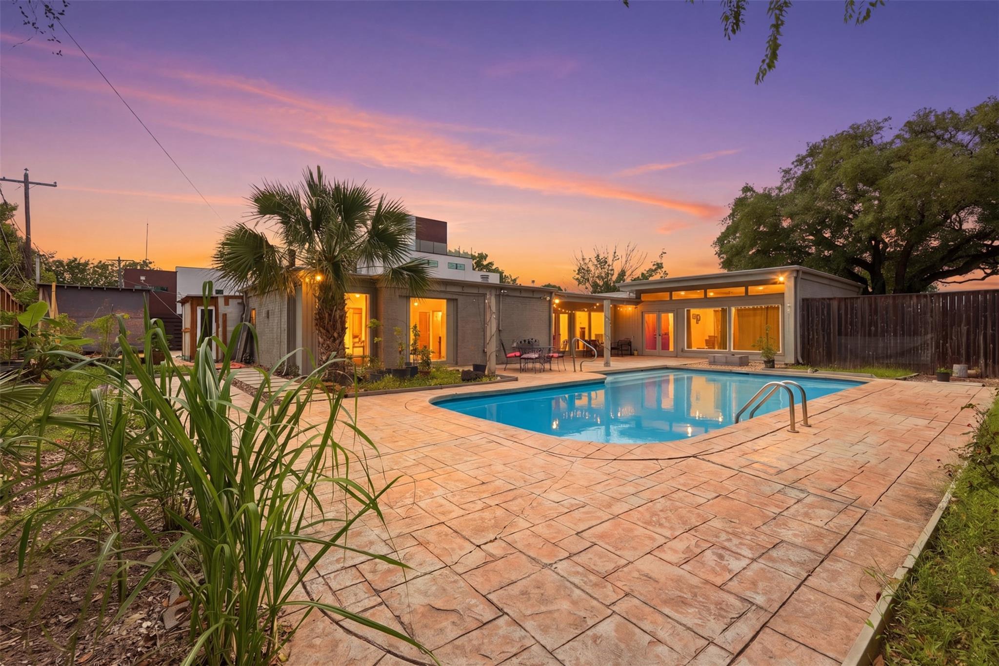 5323 S Braeswood Blvd, Houston, TX 77096 photo