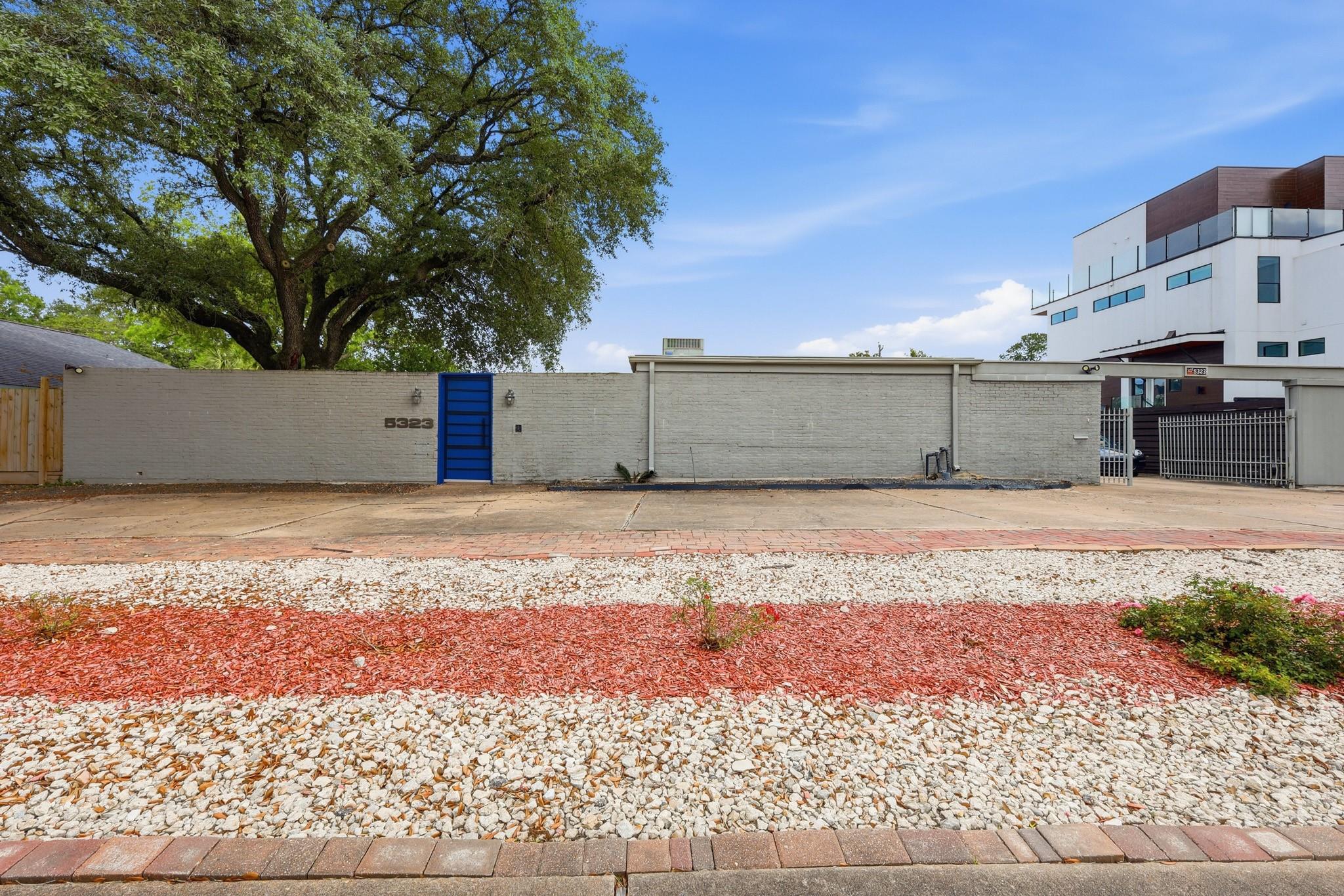 5323 S Braeswood Blvd, Houston, TX 77096 photo
