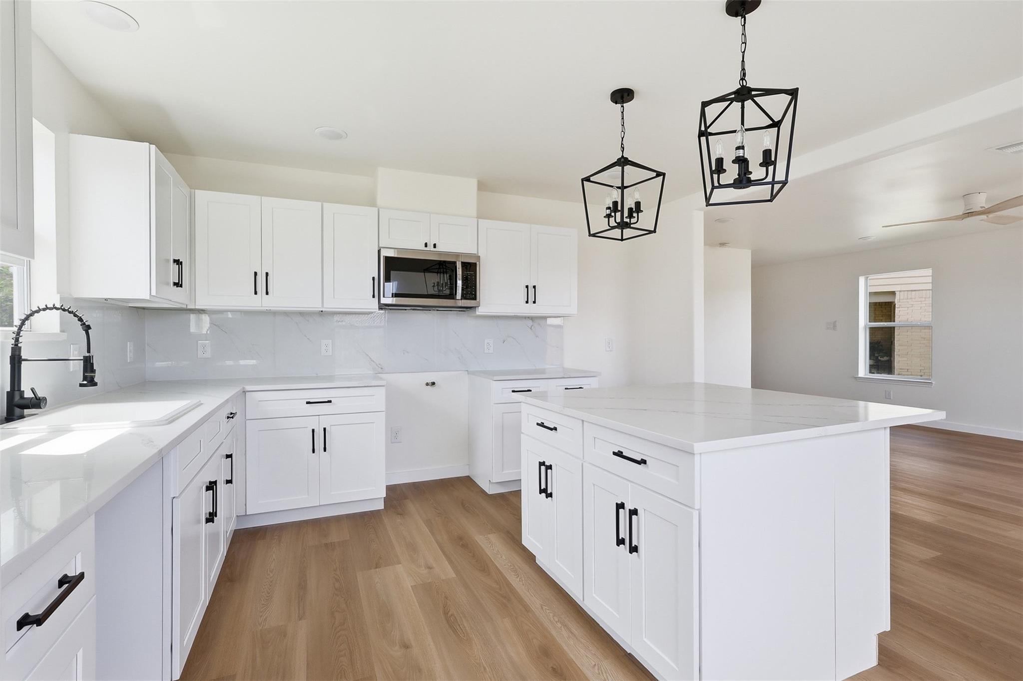 915 Redcrest Spring Ct, Houston, TX 77073