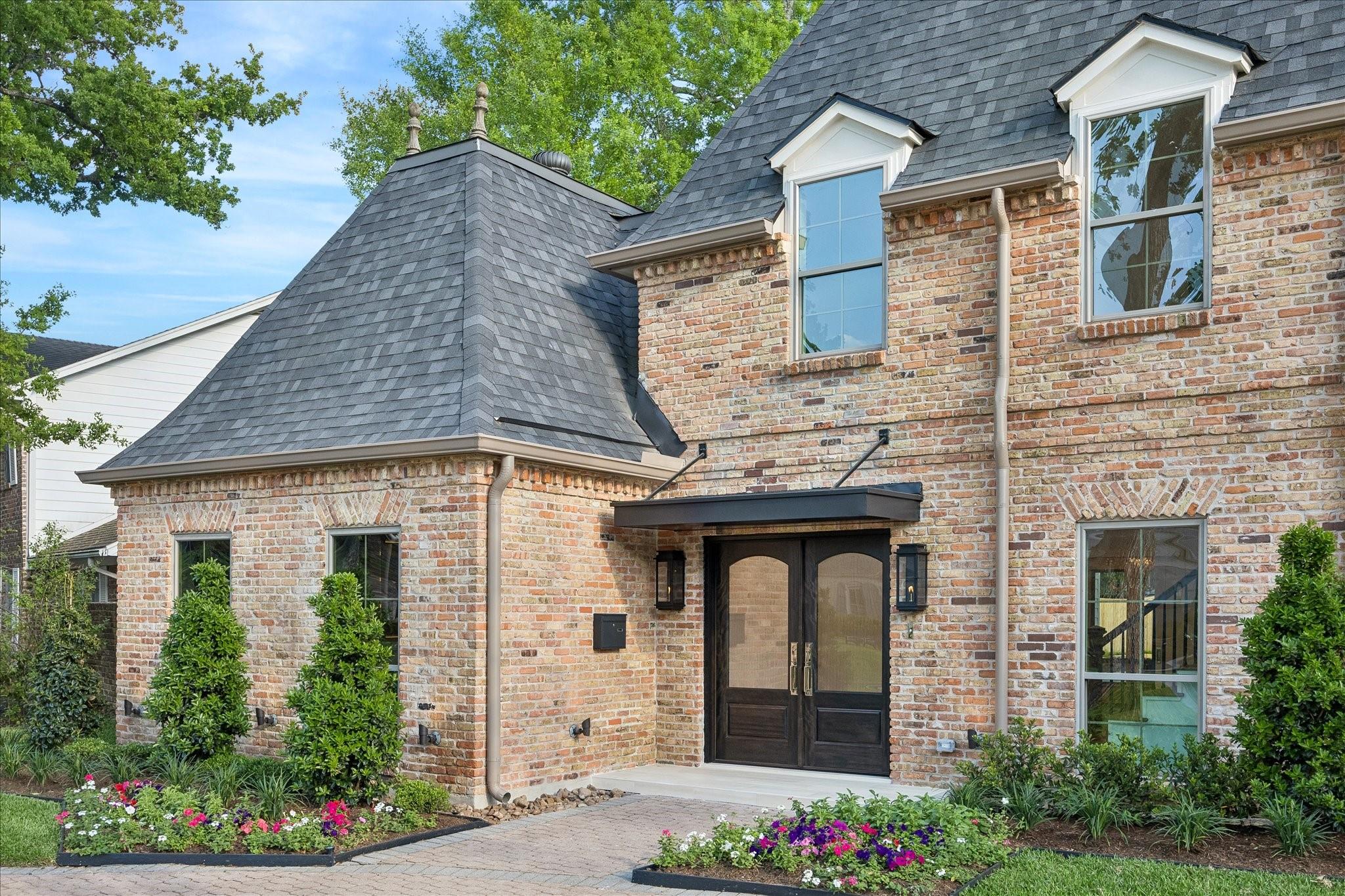 620 Stoneleigh Dr, Houston, TX 77079 photo