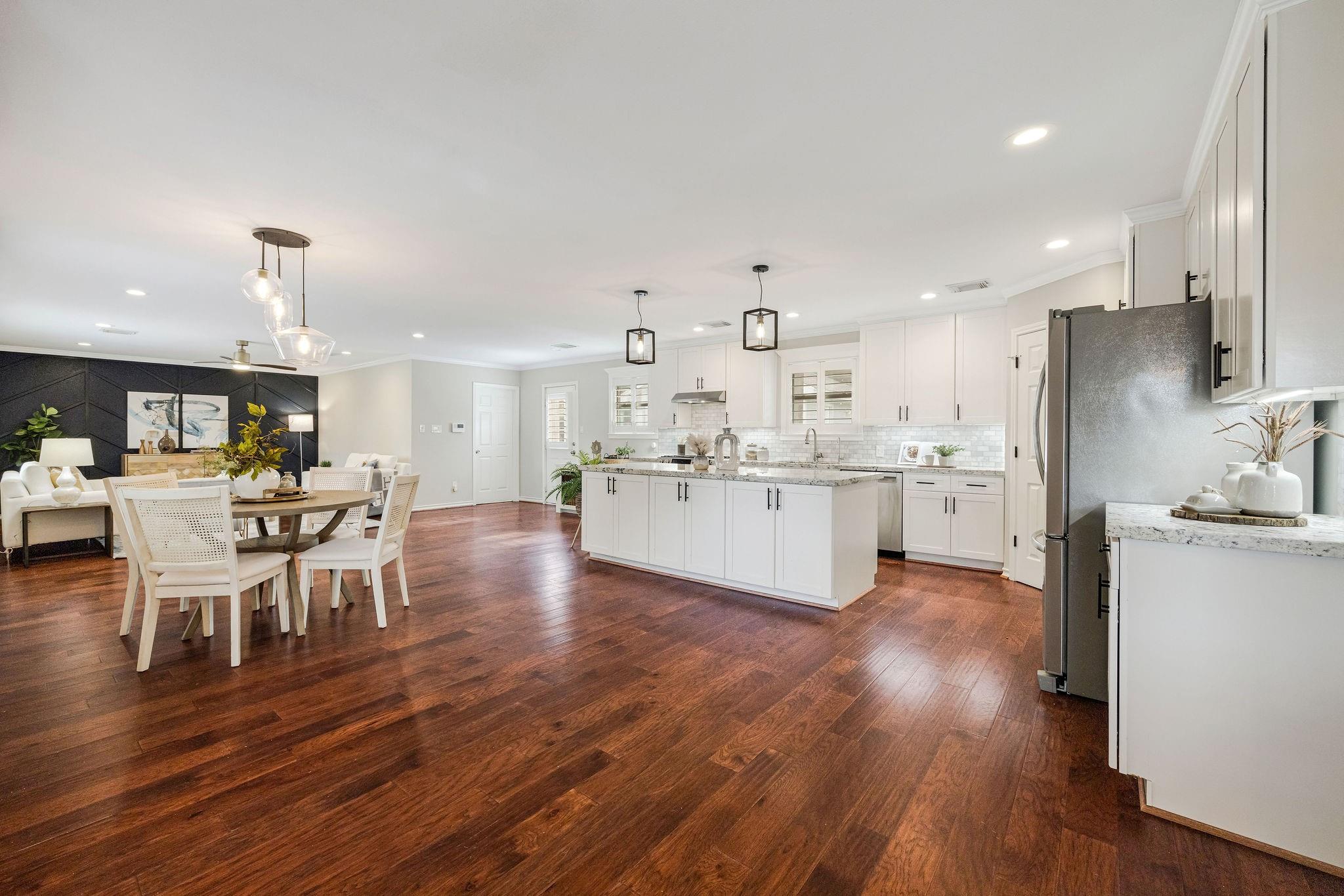 1506 Freedonia Dr, Houston, TX 77055 photo