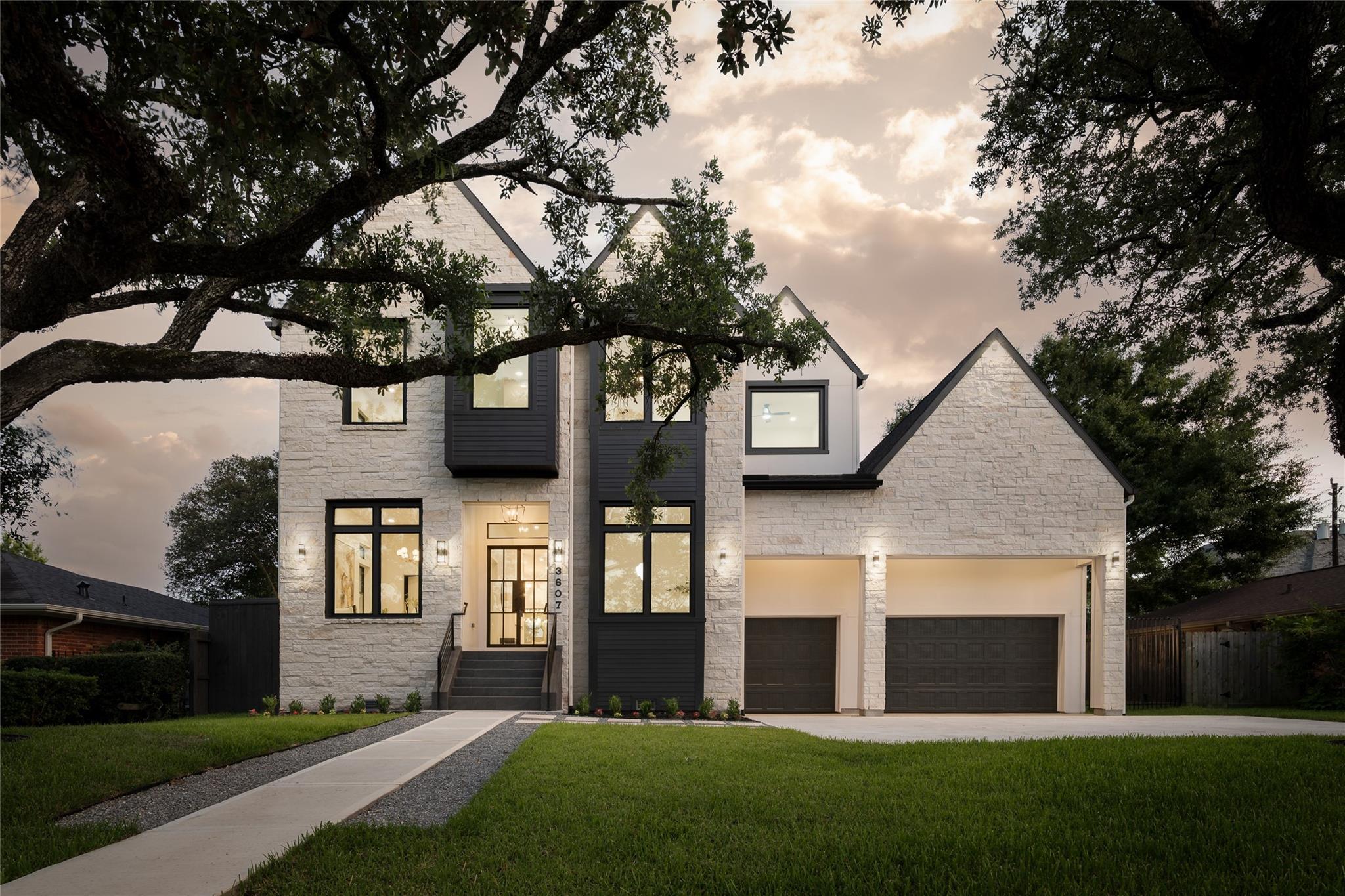 3607 Dumbarton St, Houston, TX 77025