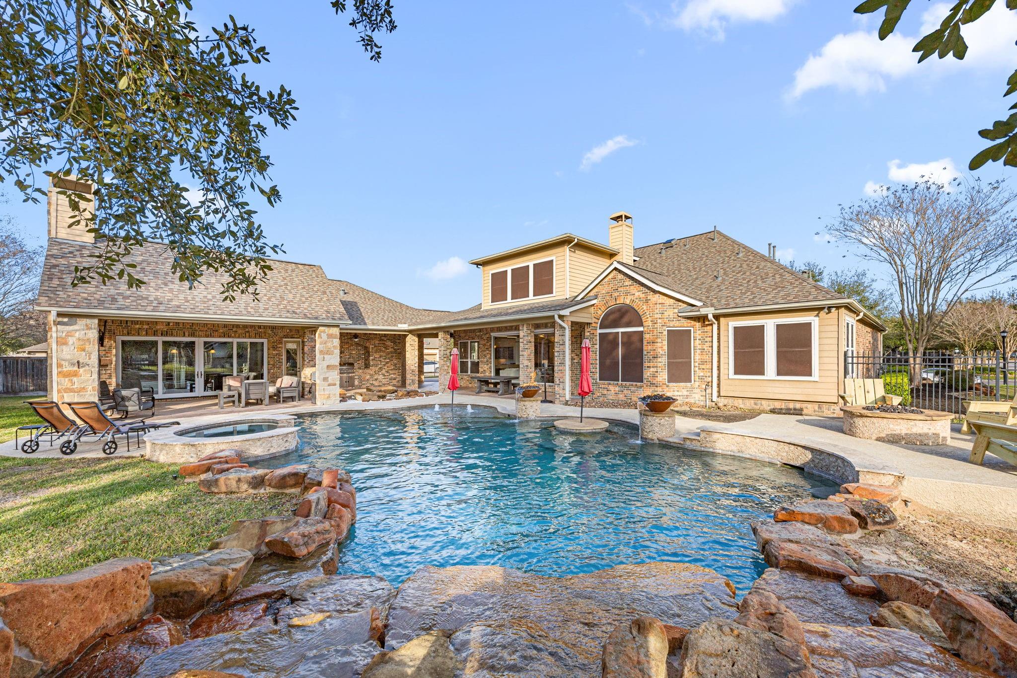 17807 Fairhaven Gateway Dr, Cypress, TX 77433