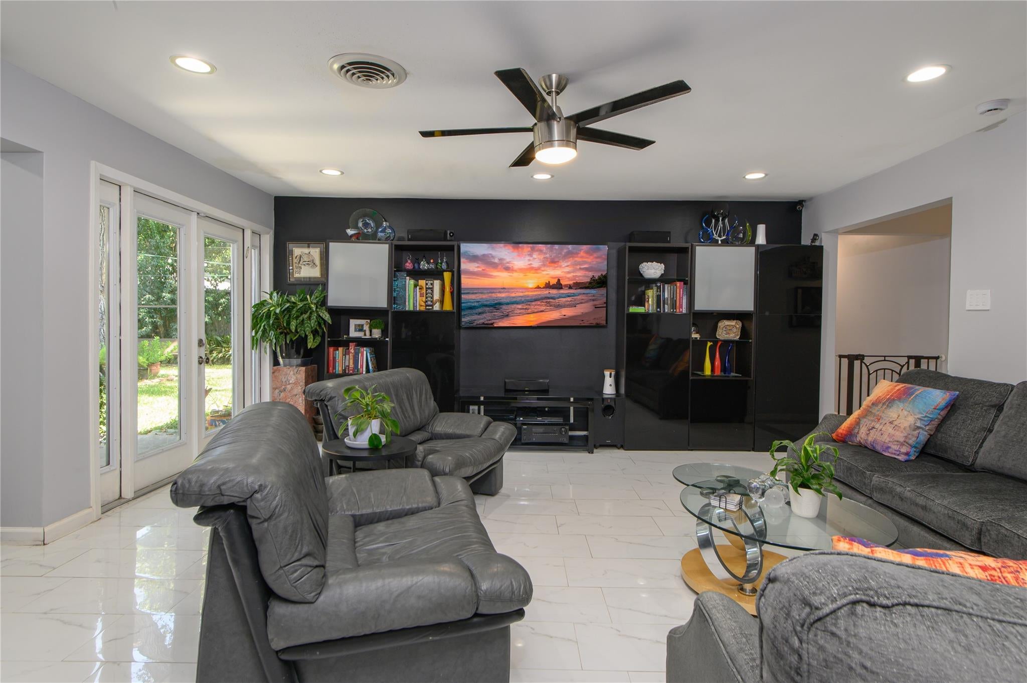 5634 Edith St, Houston, TX 77081 photo