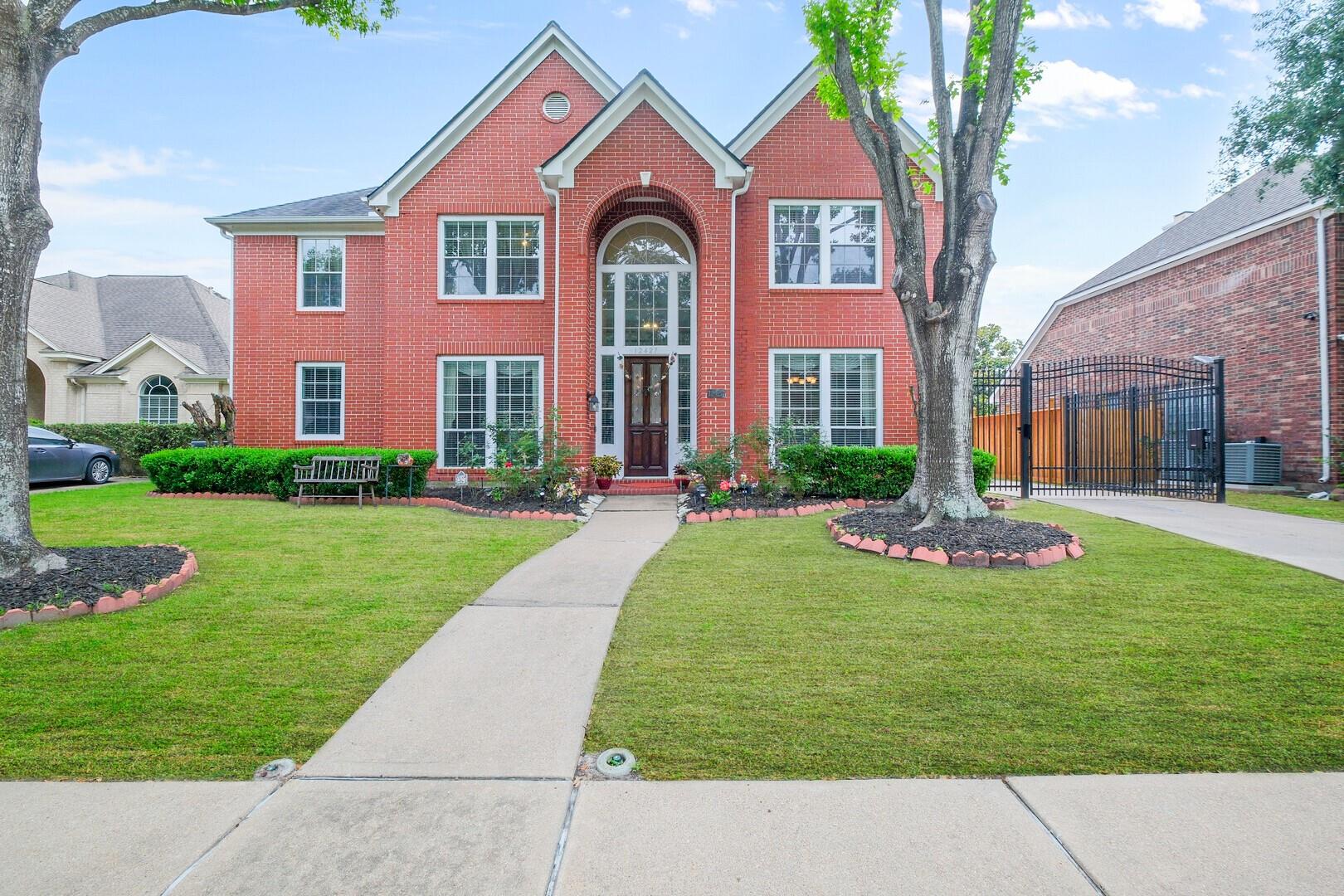 12427 Shadycrest Dr, Houston, TX 77082