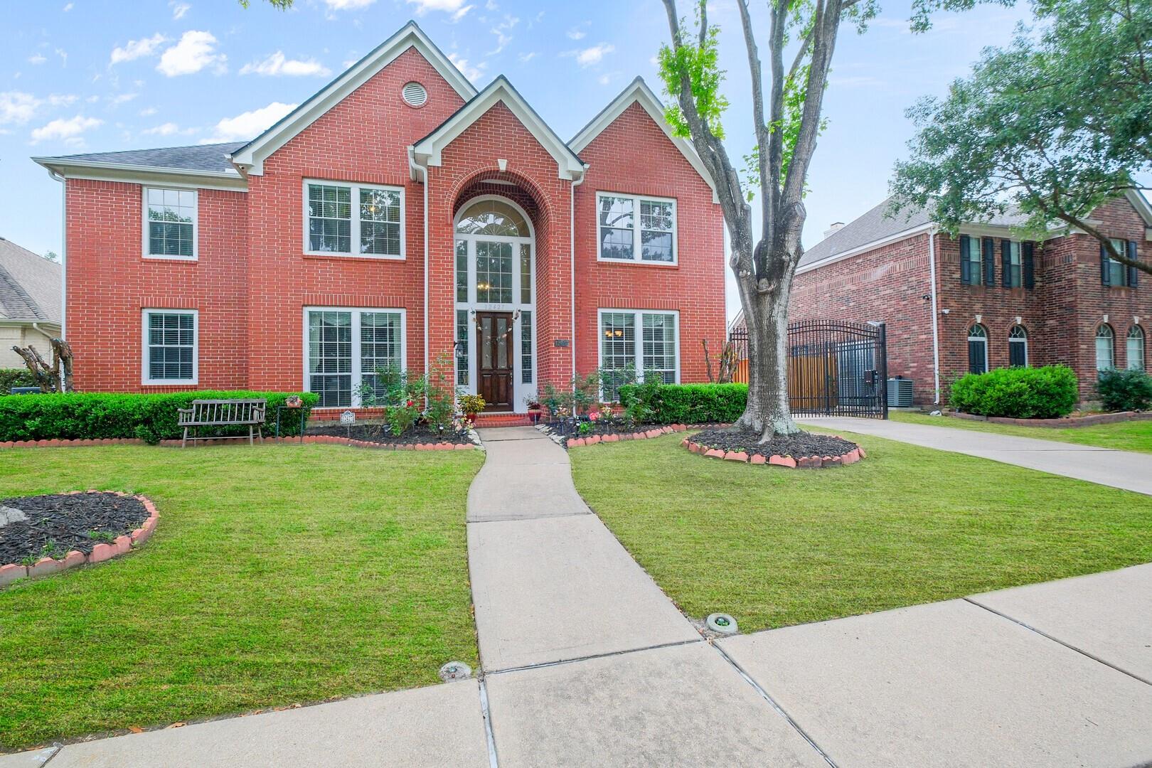 12427 Shadycrest Dr, Houston, TX 77082 photo