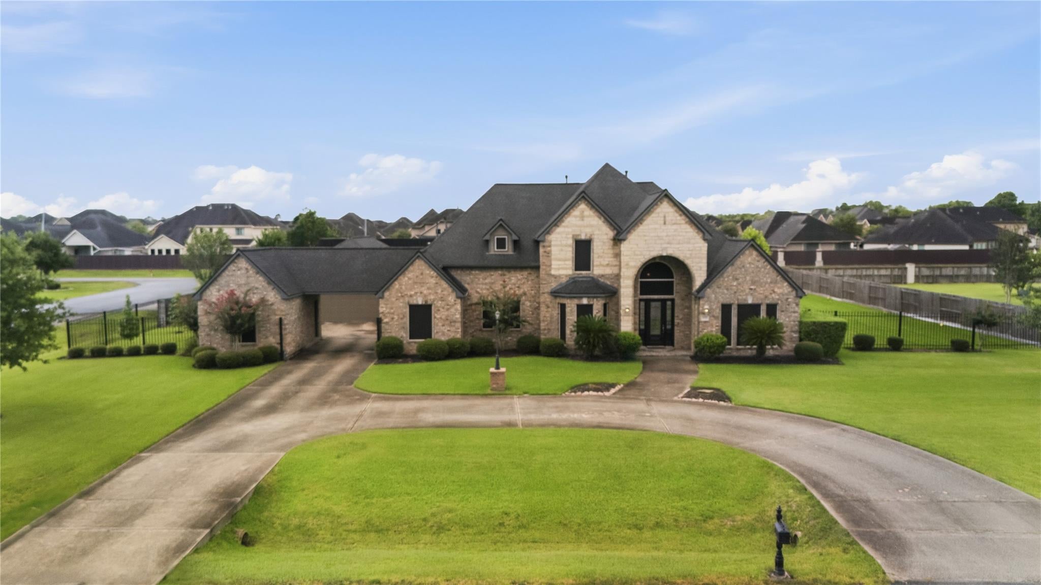 7702 Grovewood Ct, Pearland, TX 77581