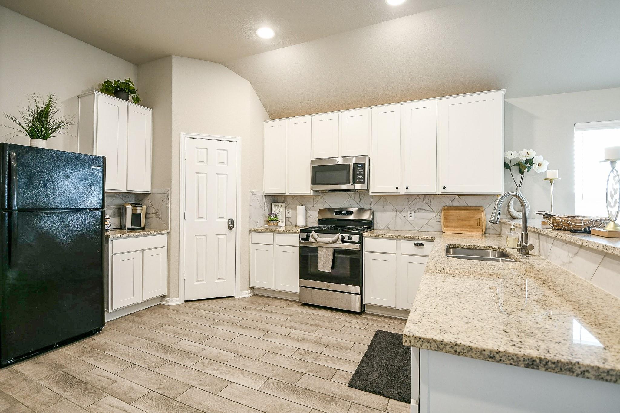 2211 Bright Sunrise Trl, Fresno, TX 77545 photo