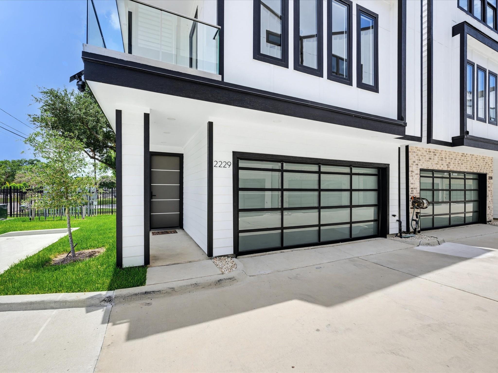 2229 Blalock Rd, Houston, TX 77080 photo