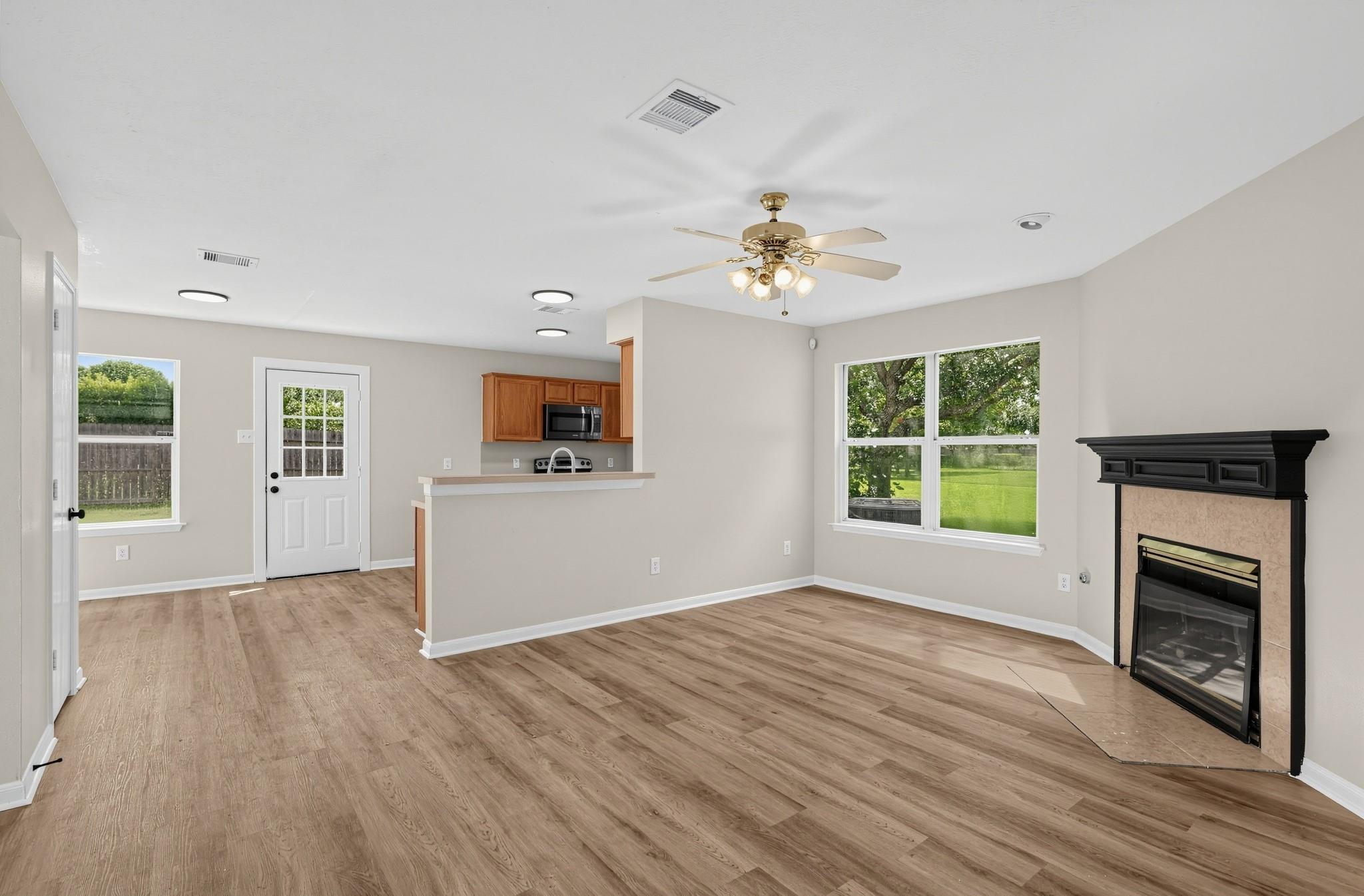 8714 Tartan Walk Ln, Houston, TX 77075 photo