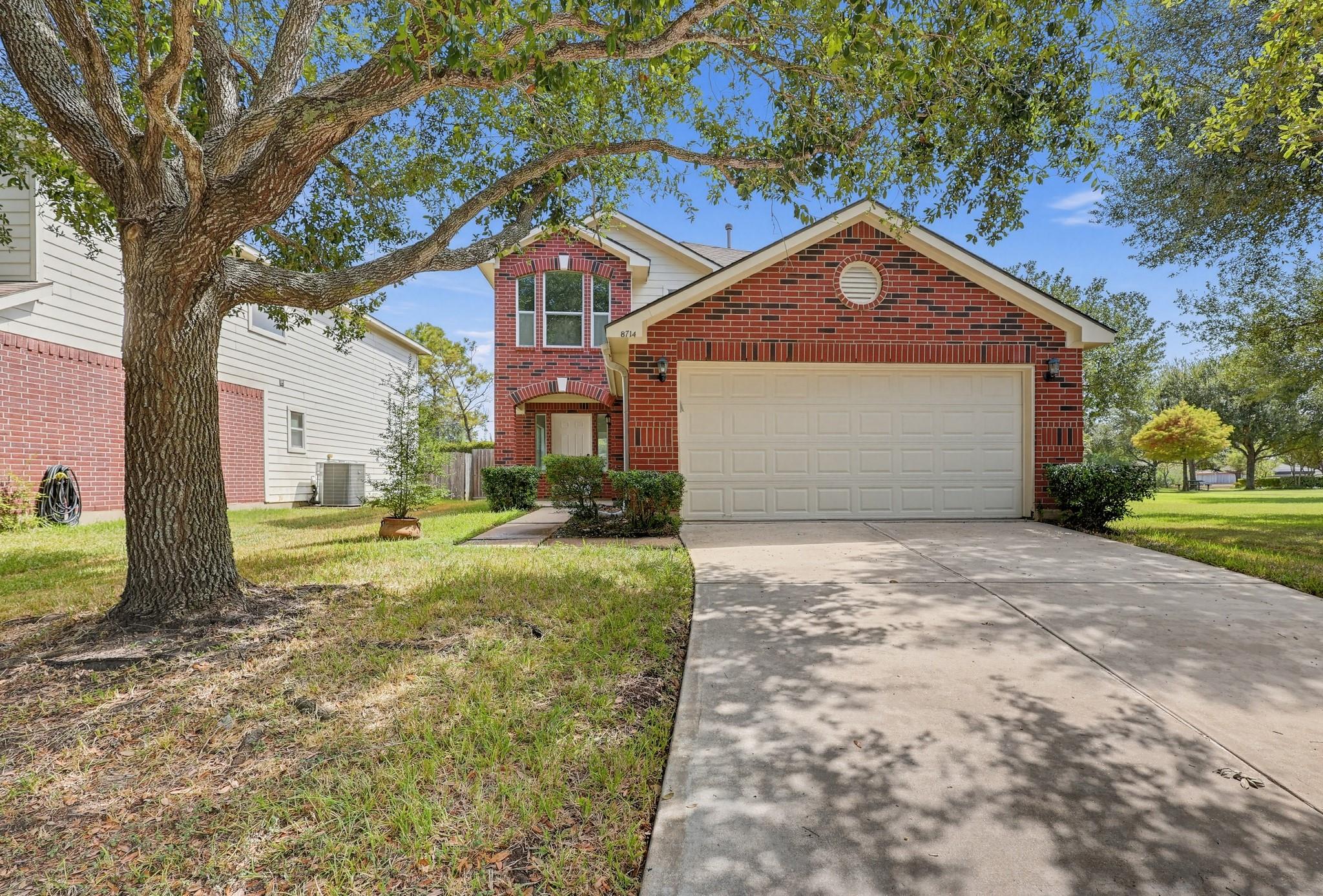 8714 Tartan Walk Ln, Houston, TX 77075