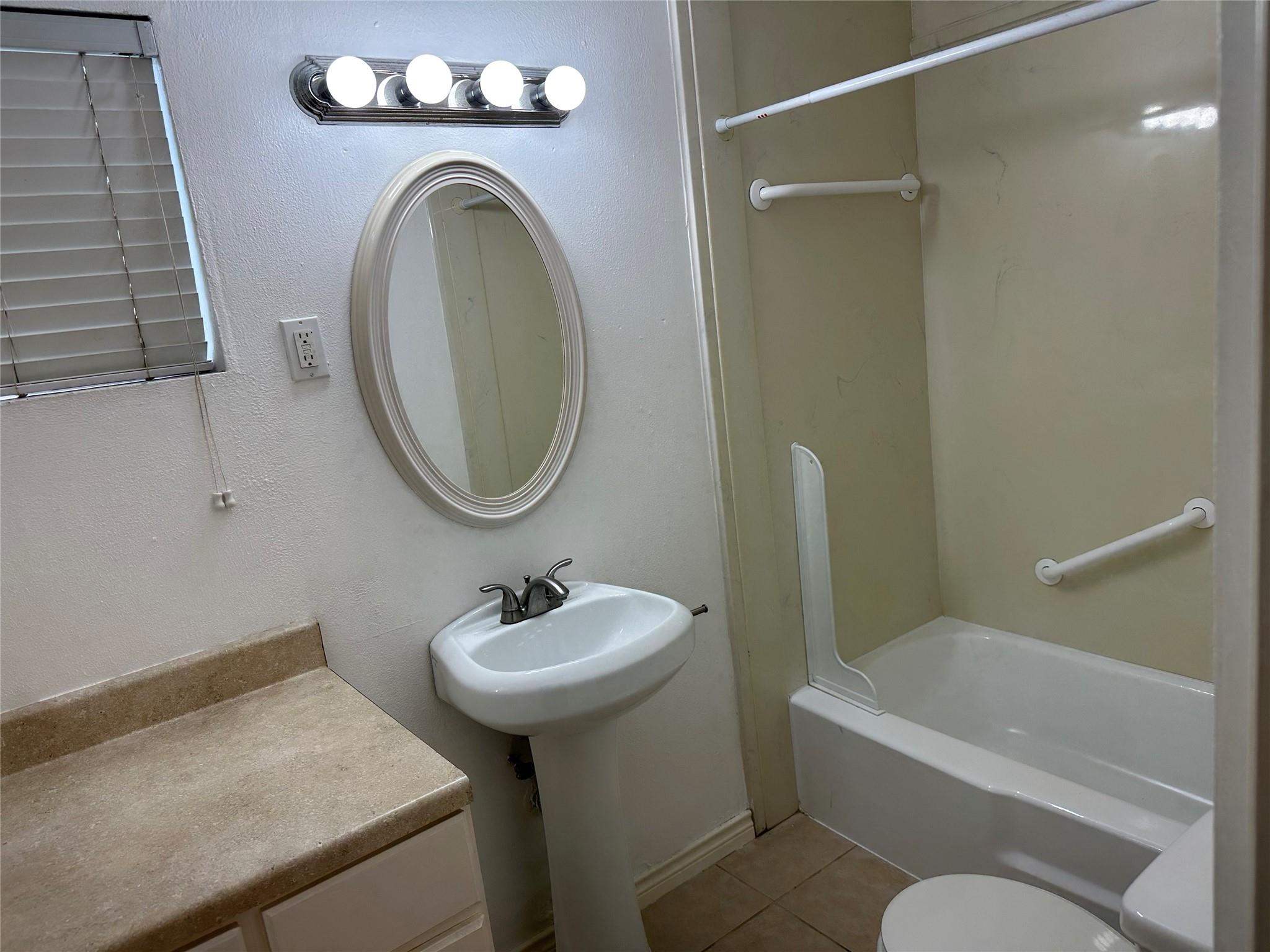 4214 Gano St, Houston, TX 77009 photo