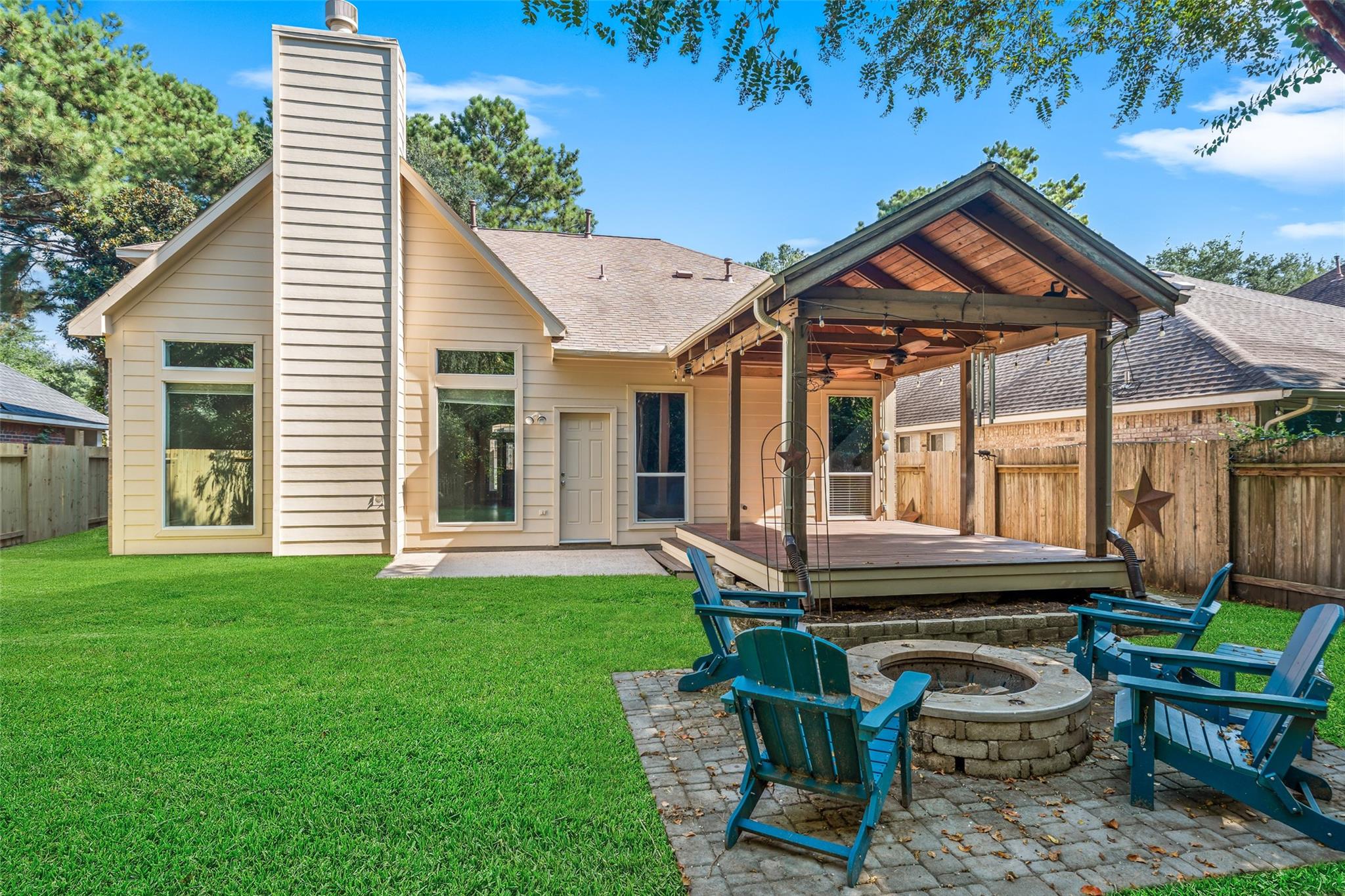 13422 Yaupon Holly Ln, Houston, TX 77044 photo