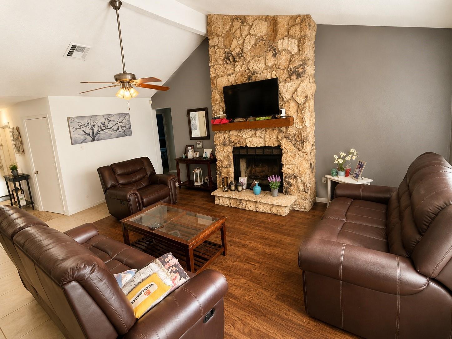 7819 Breda Dr, Baytown, TX 77521 photo