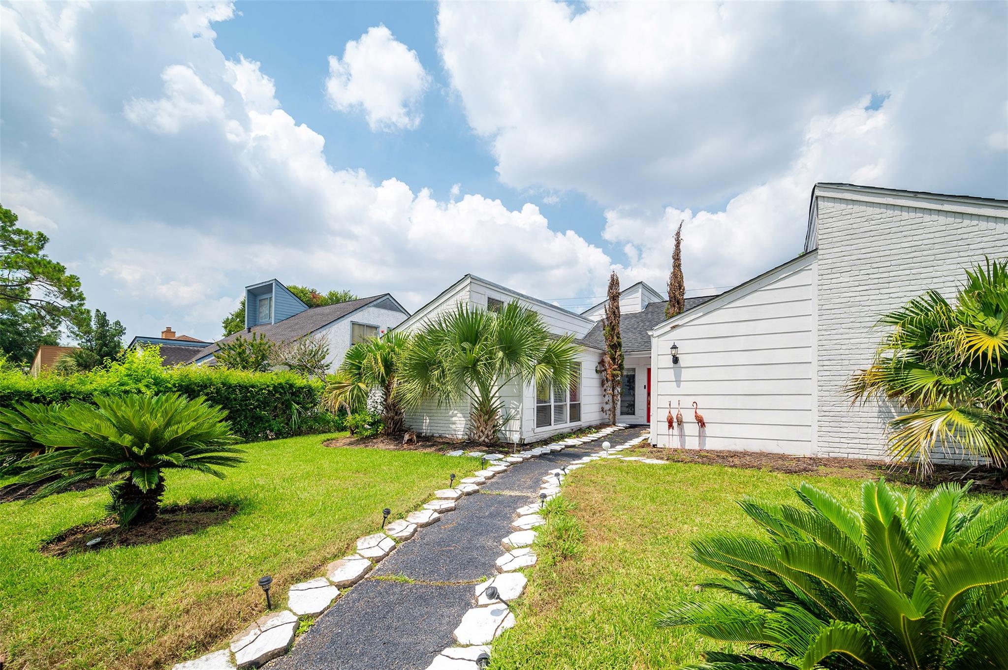 10730 Braes Bayou Dr, Houston, TX 77071 photo