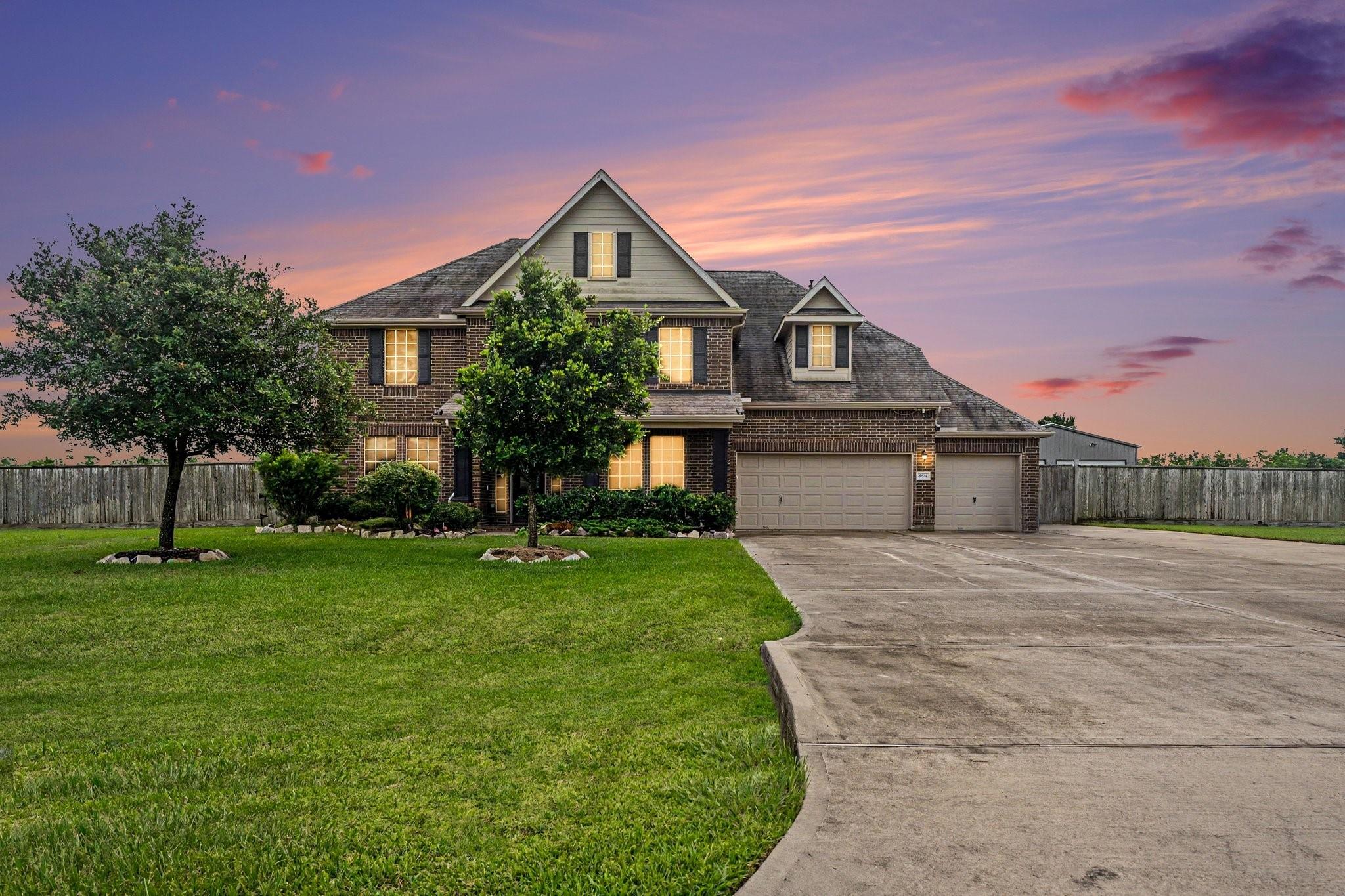 4634 Red Fox Cir, Baytown, TX 77523