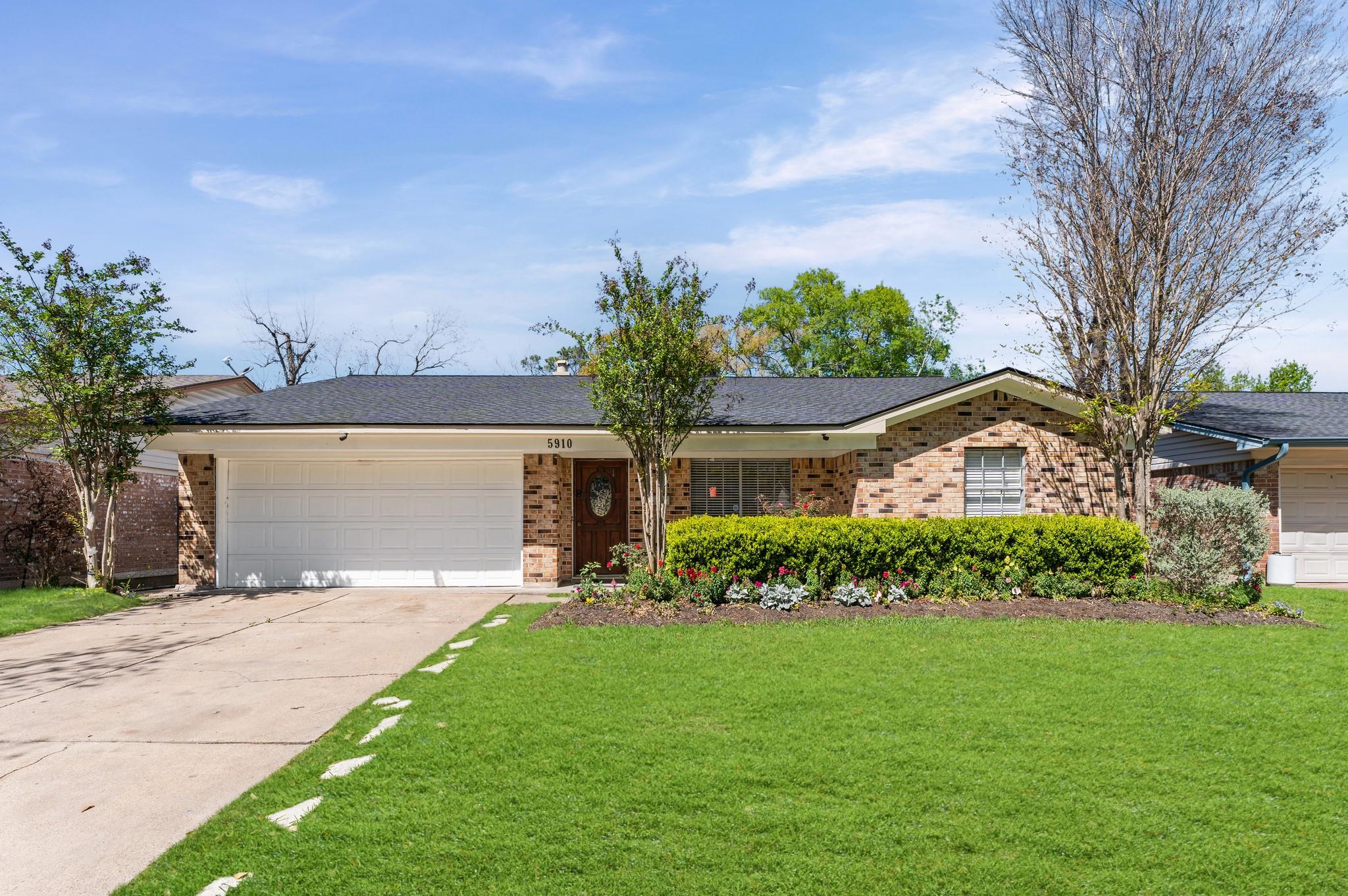 5910 Jim St, Houston, TX 77092
