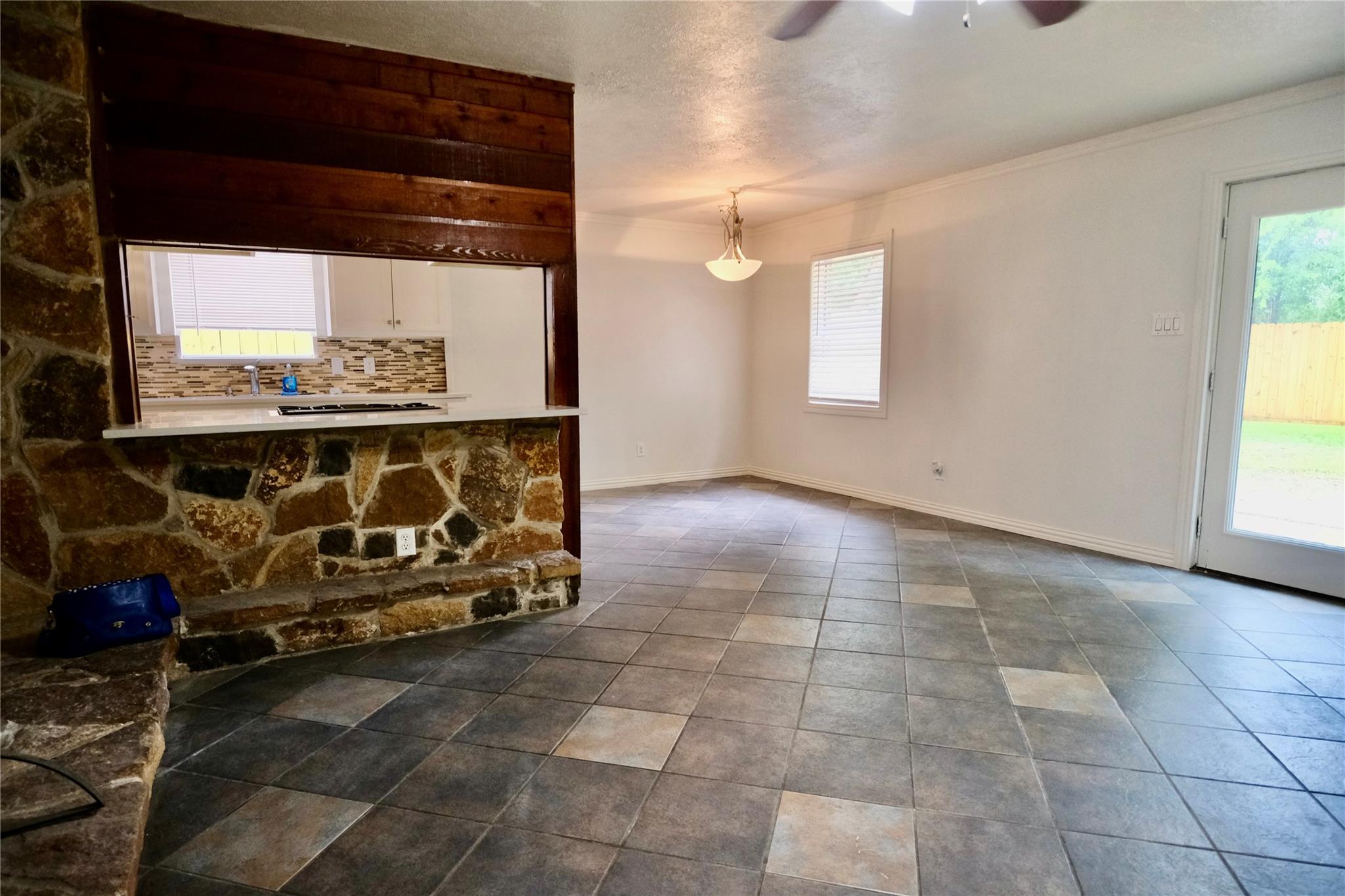 5910 Jim St, Houston, TX 77092 photo
