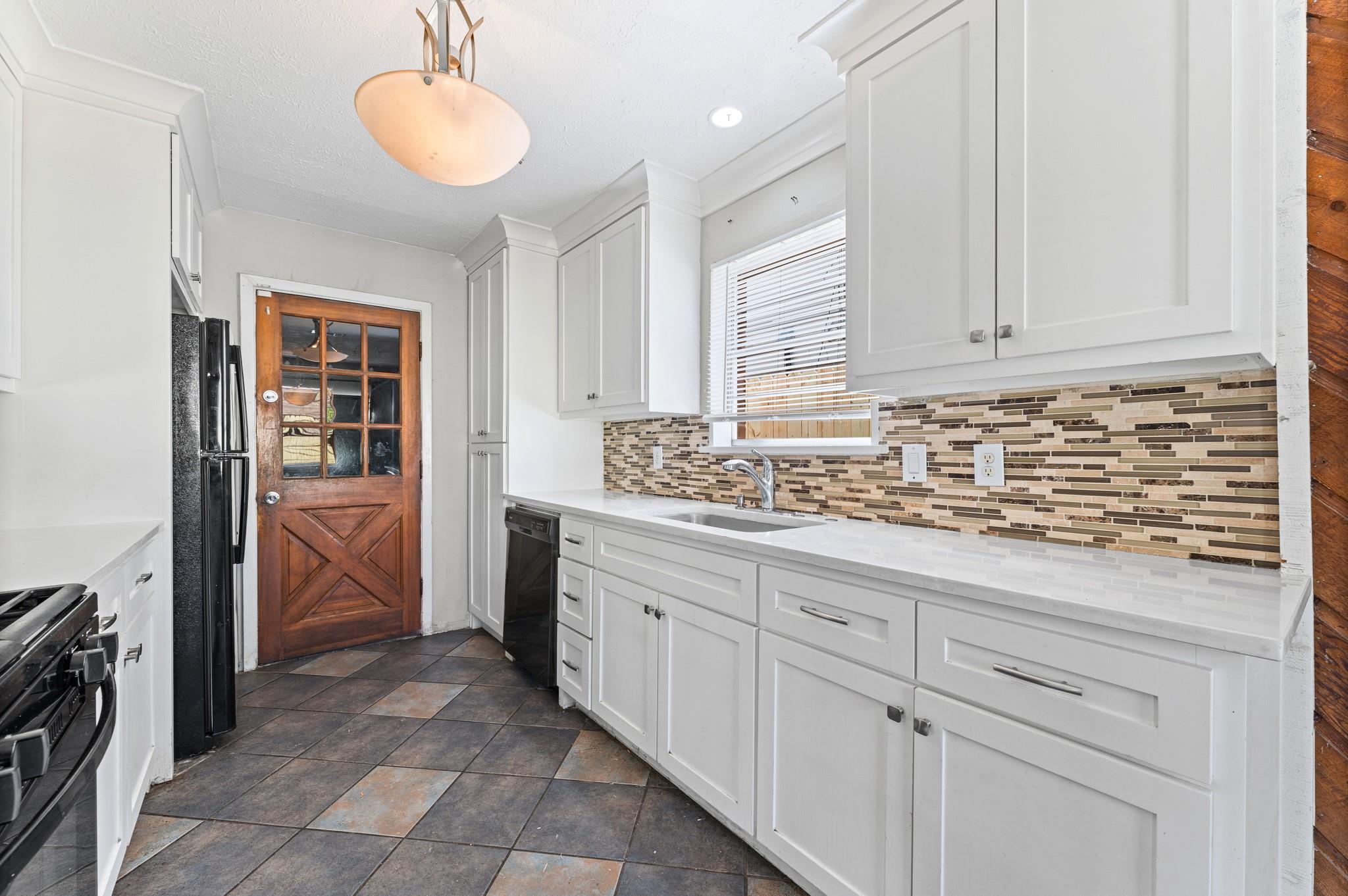 5910 Jim St, Houston, TX 77092 photo