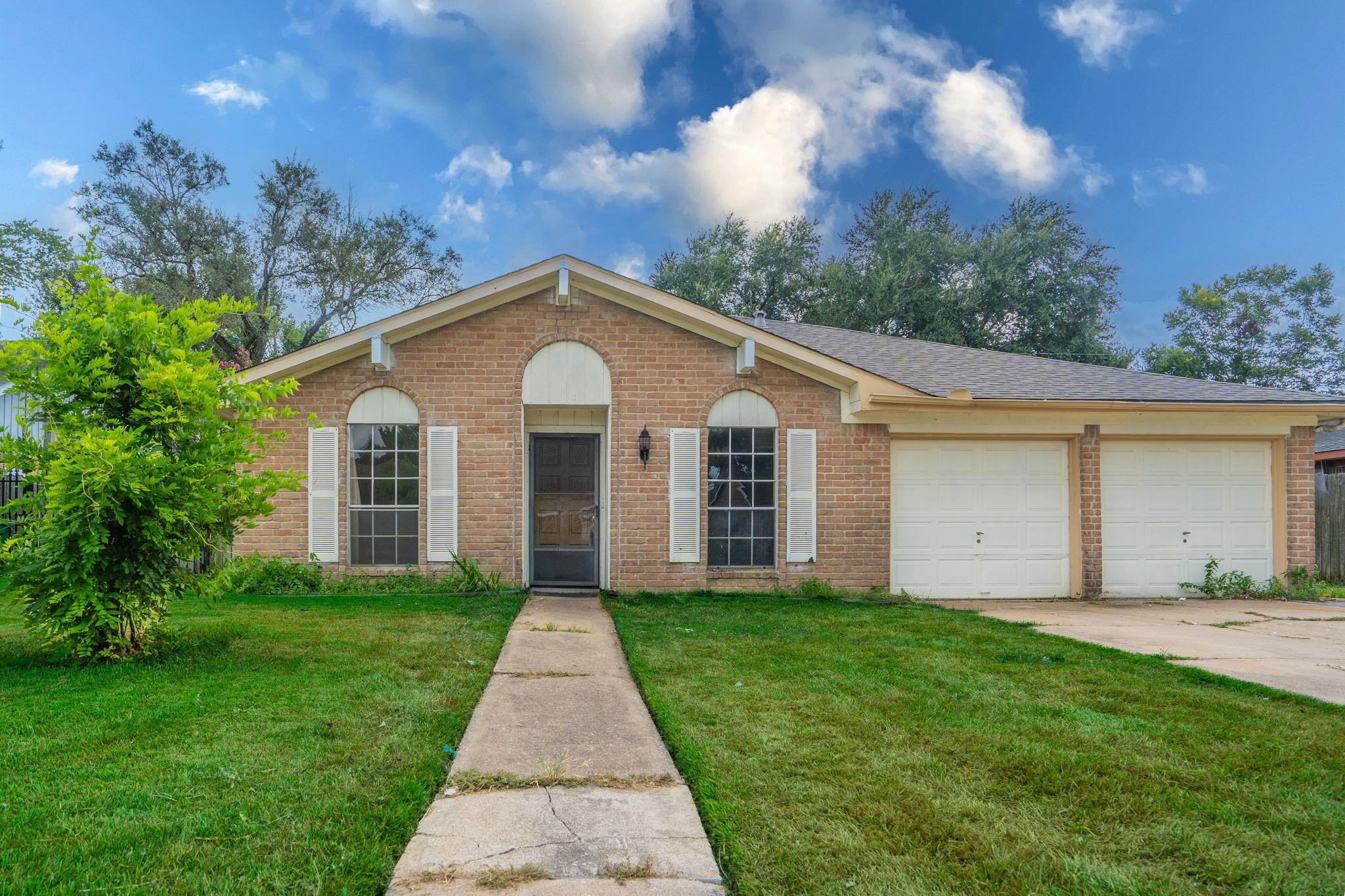 11919 Barrett Brae Dr, Houston, TX 77072