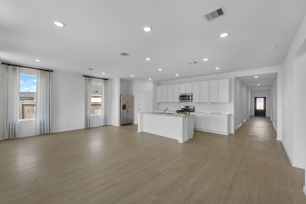 12 Robin Ct, Angleton, TX 77515 photo