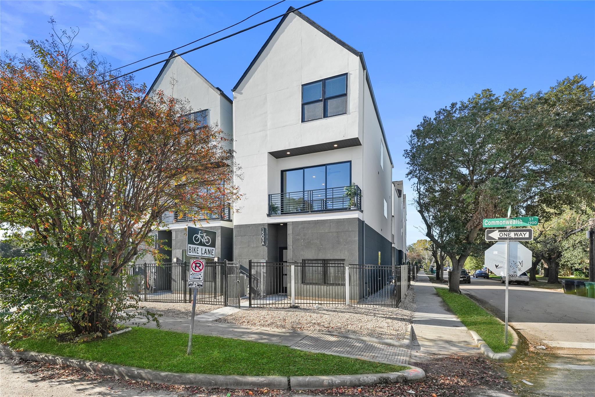 1503 Vermont St, Houston, TX 77006 photo