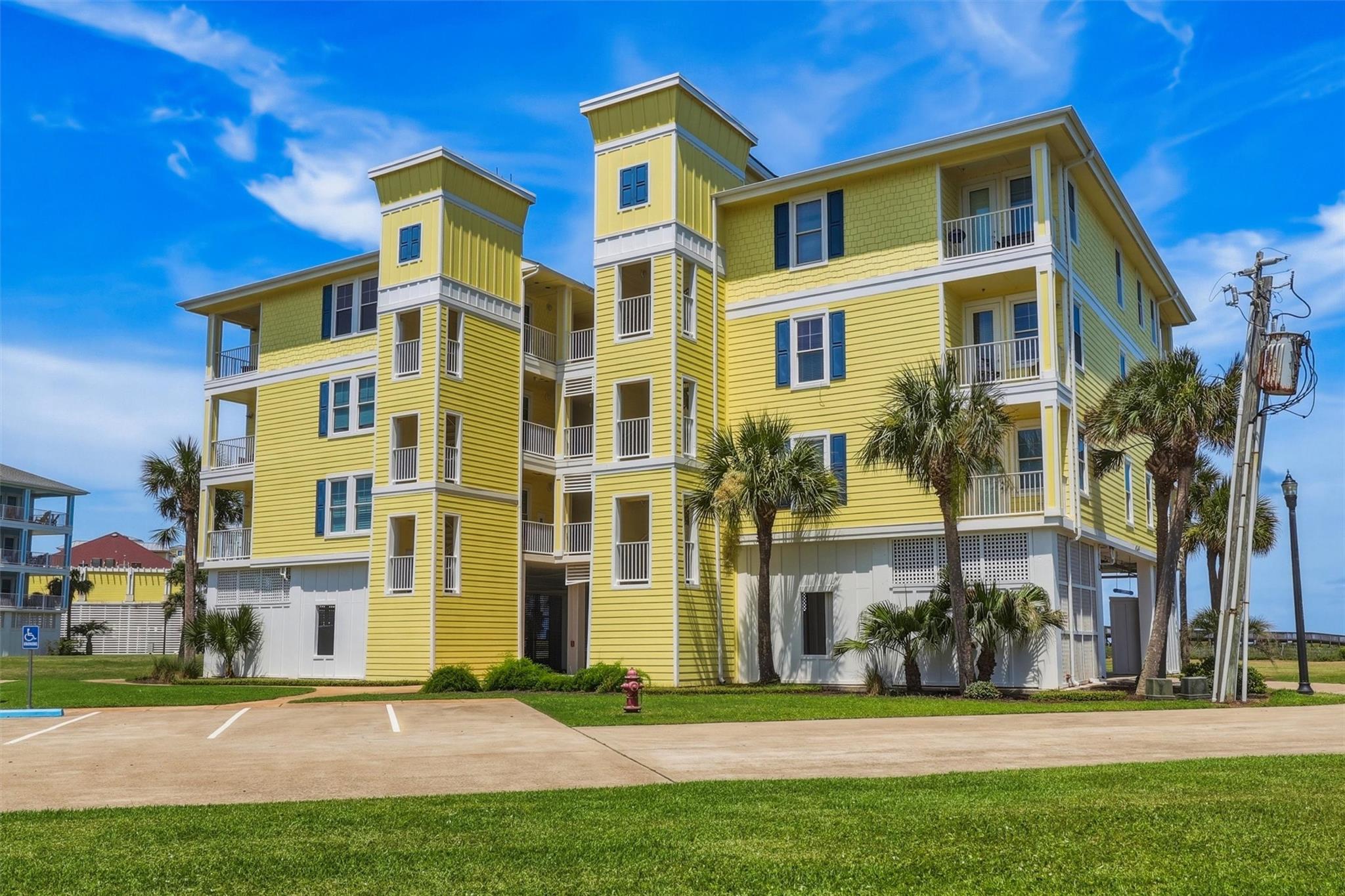 4241 Pointe West Dr, Galveston, TX 77554