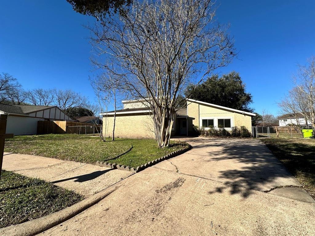 1606 Stone Lake Dr, Missouri City, TX 77489