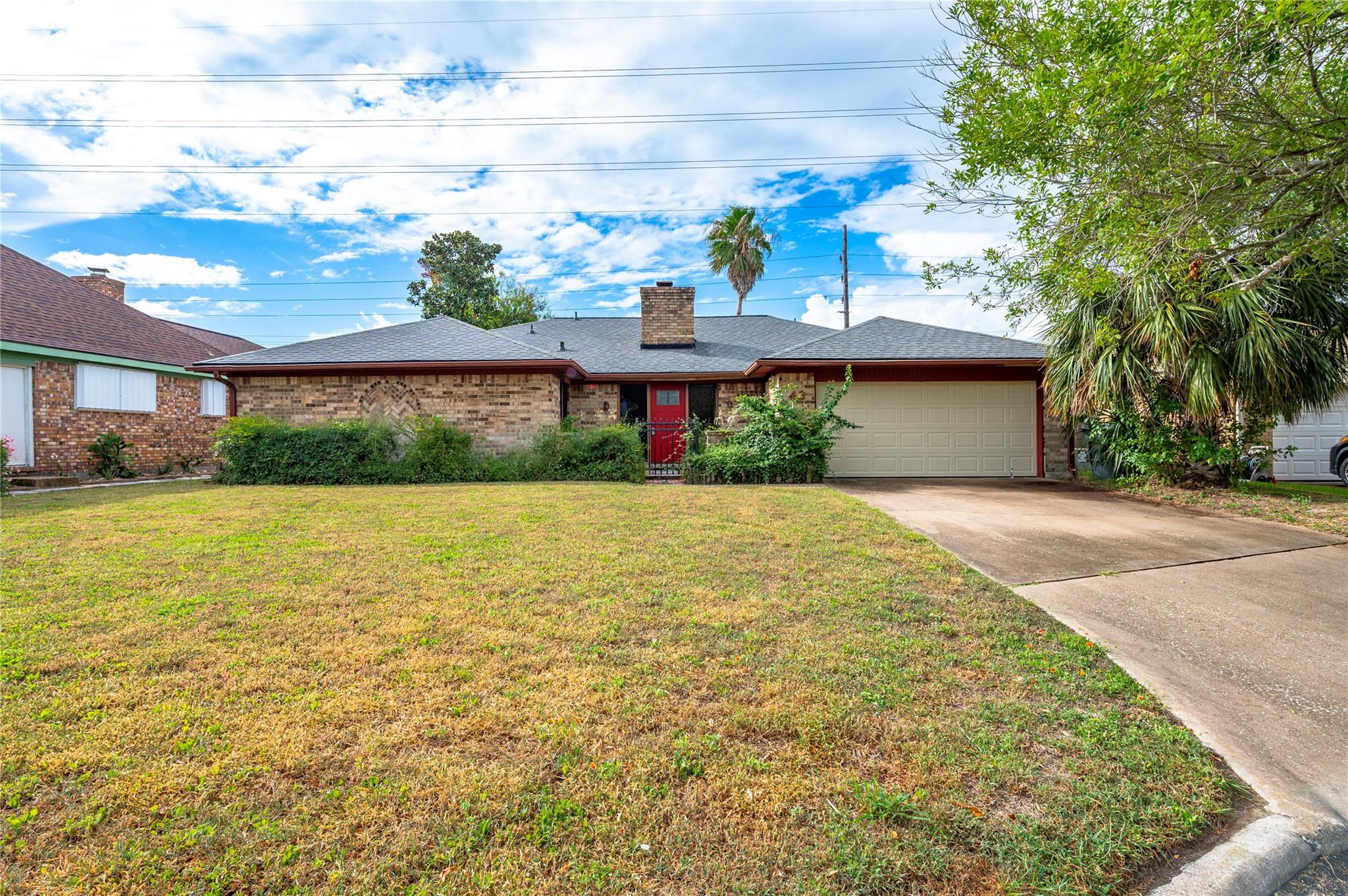 43 Quintana Dr, Galveston, TX 77554