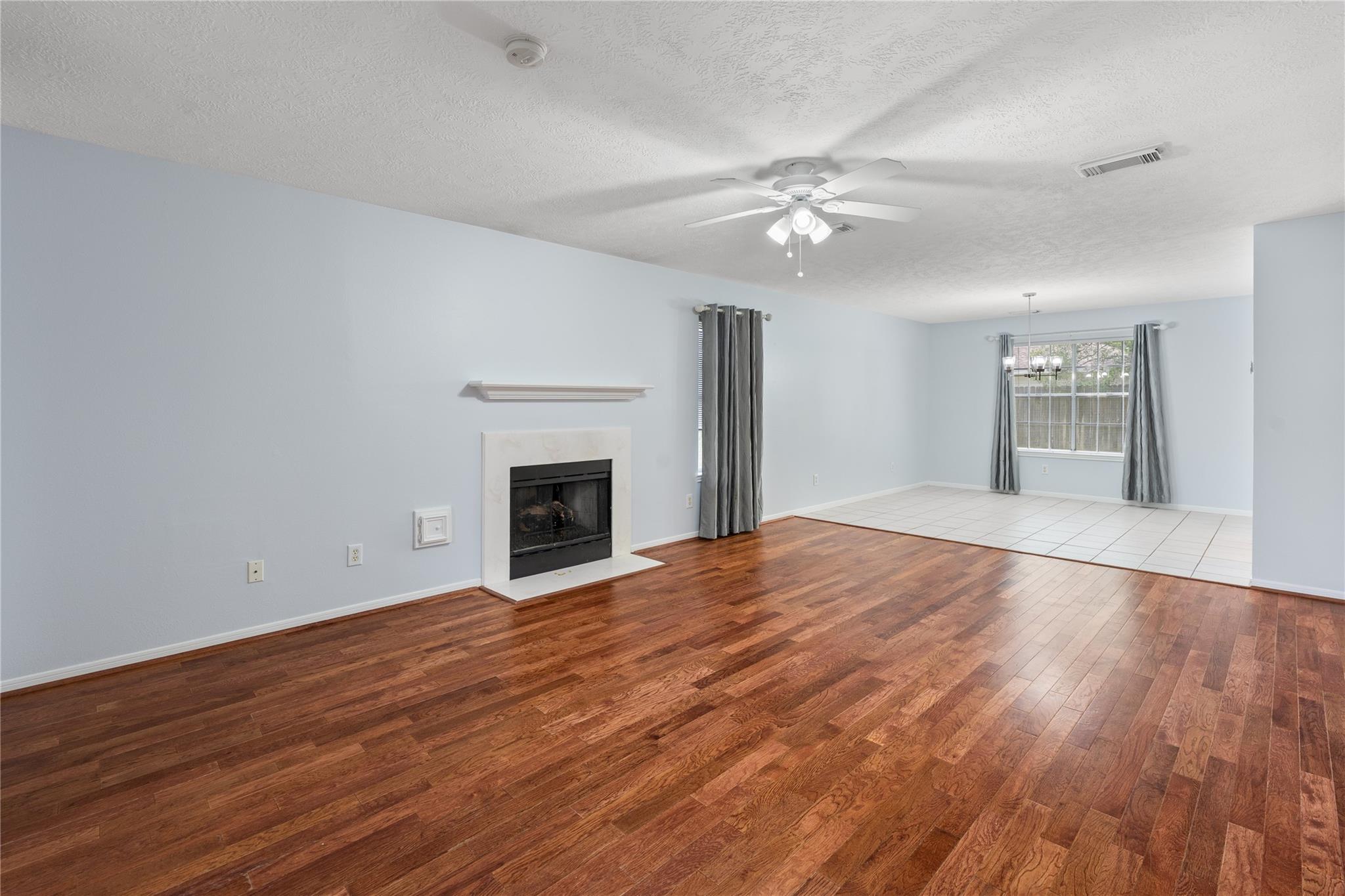 1245 Hunter Wood Dr, League City, TX 77573 photo
