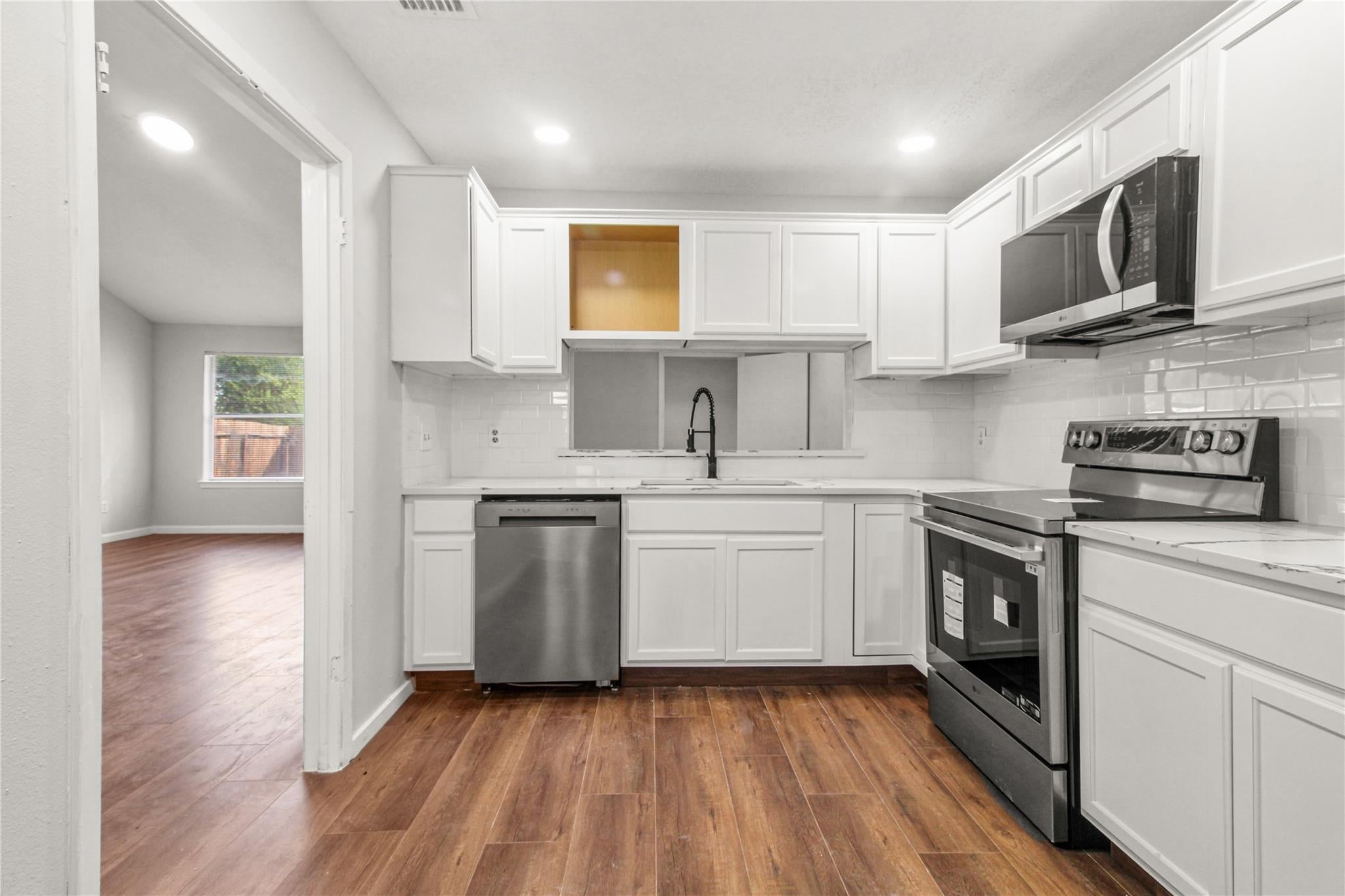 8451 S Meadow Bird Cir, Missouri City, TX 77489 photo