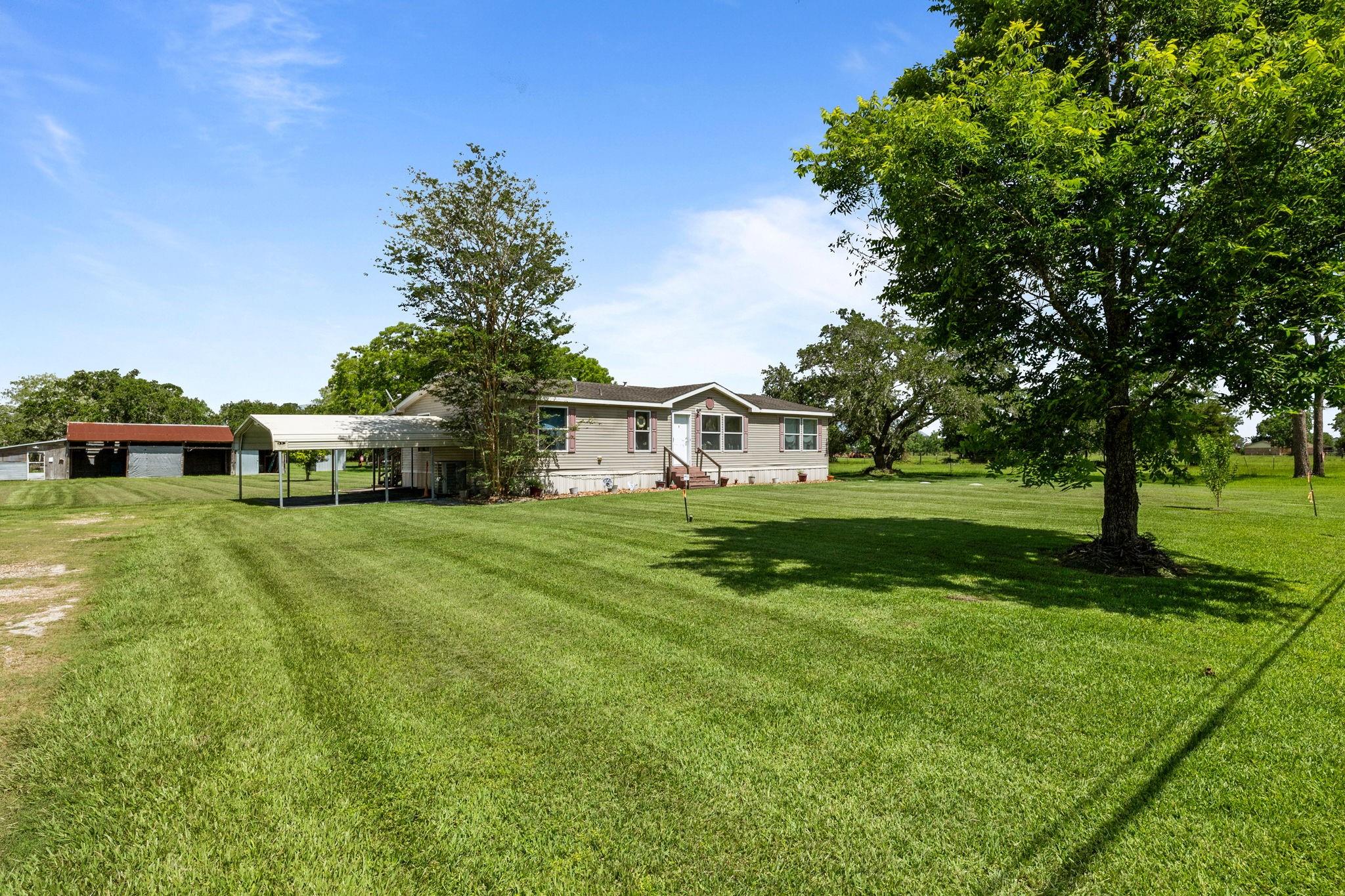 468 County Road 545, Alvin, TX 77511 photo