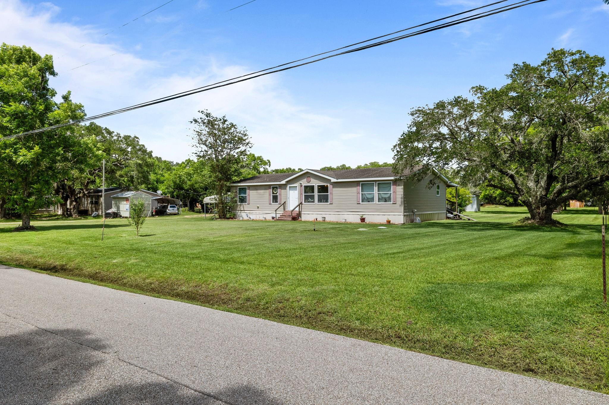 468 County Road 545, Alvin, TX 77511 photo
