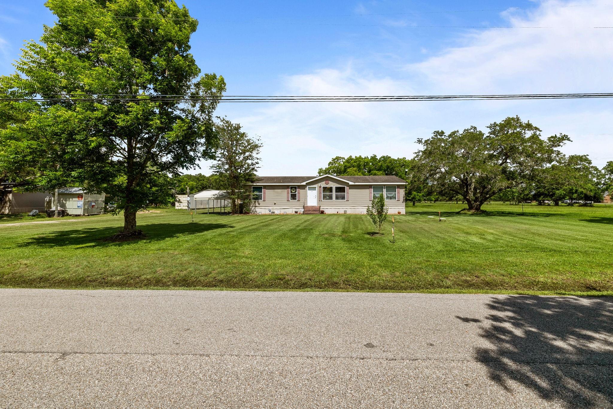 468 County Road 545, Alvin, TX 77511 photo