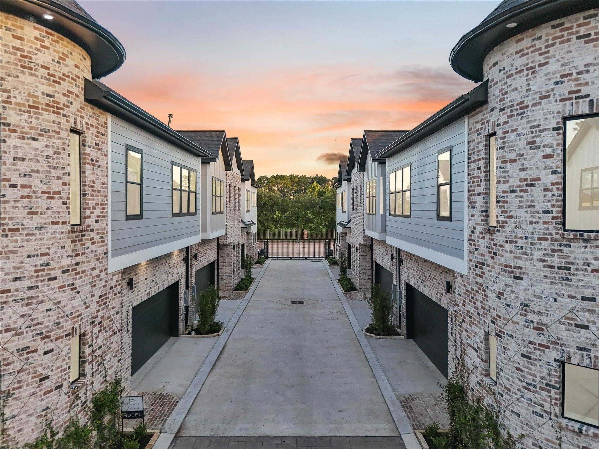 2595 Paul Quinn St, Houston, TX 77091 photo