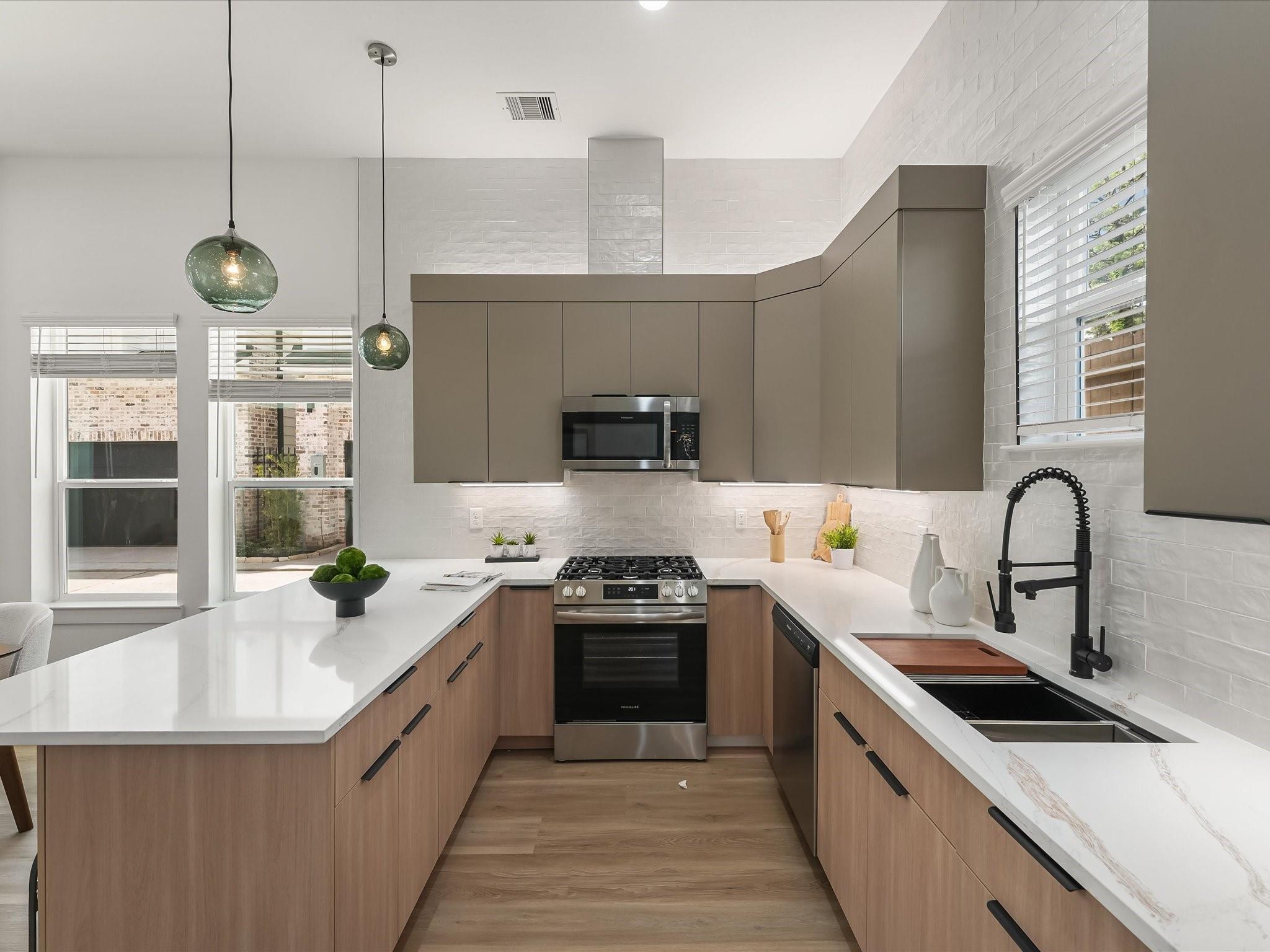 2595 Paul Quinn St, Houston, TX 77091 photo