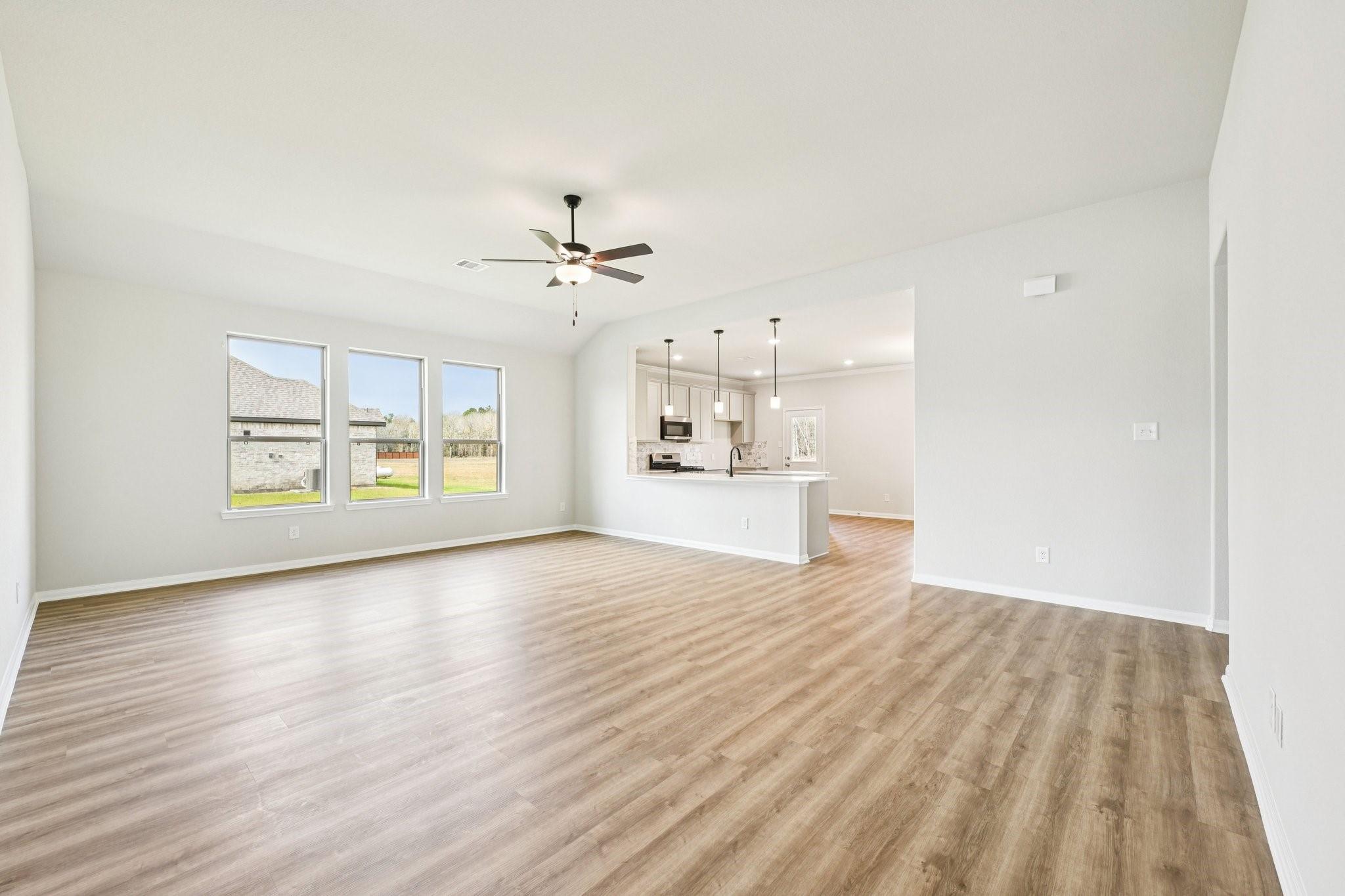 520 Barton Place Dr, Arlington, TX 77327 photo