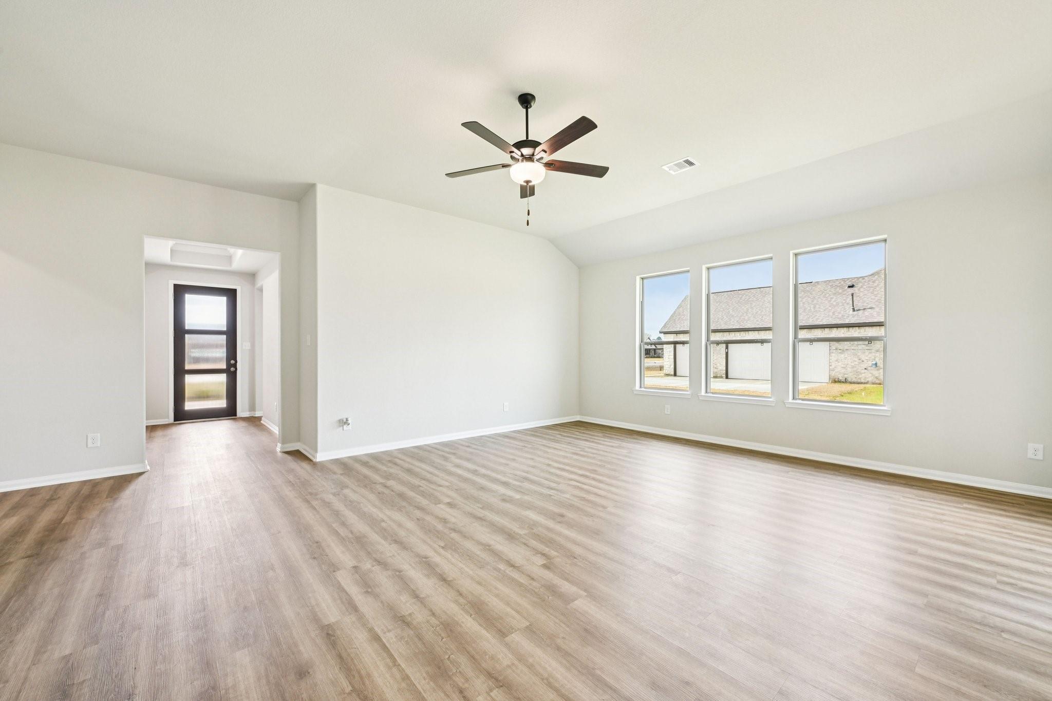 520 Barton Place Dr, Arlington, TX 77327 photo