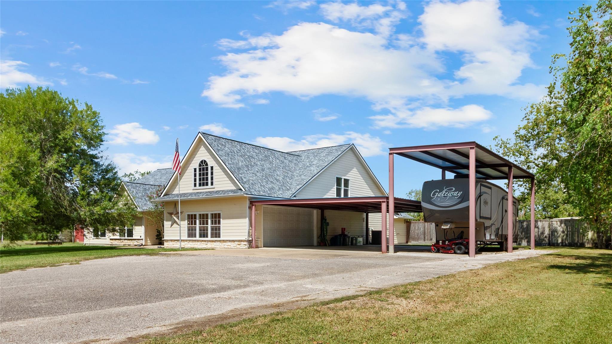 111 County Road 932, Alvin, TX 77511 photo