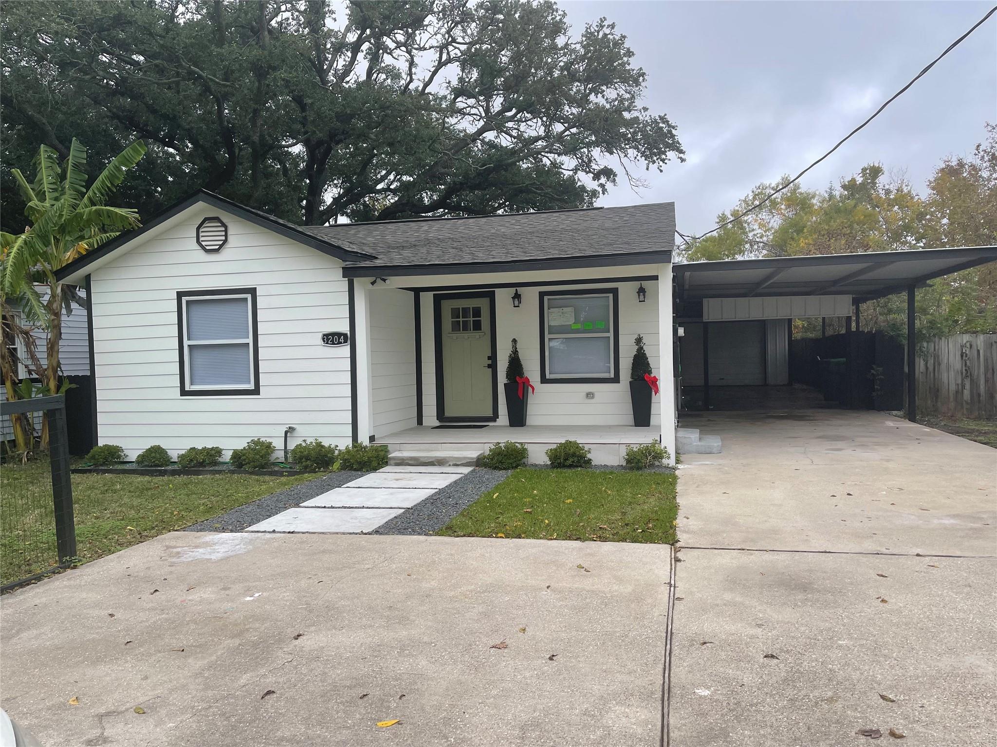 3204 Hoover St, La Marque, TX 77568 photo