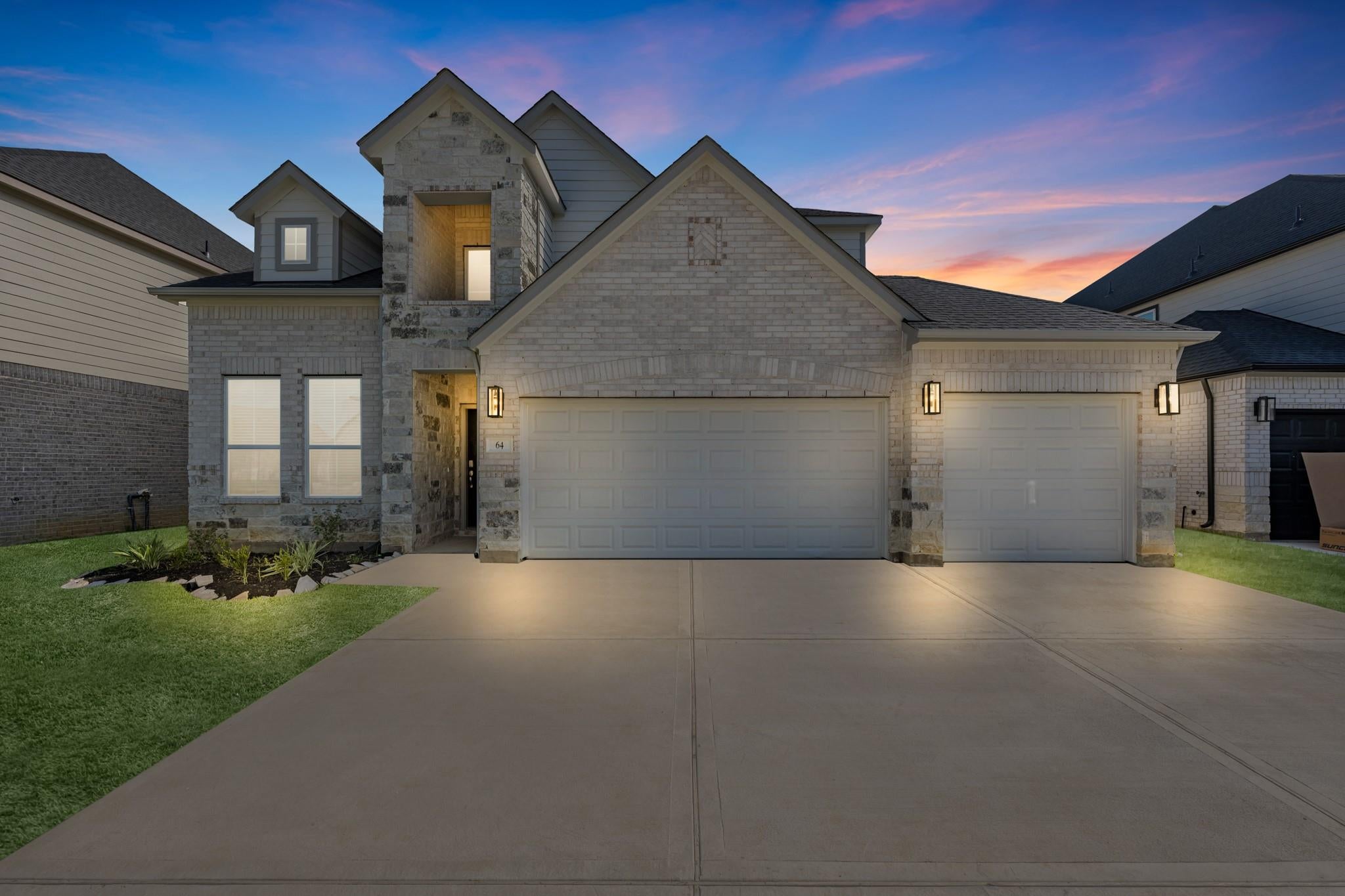64 Shining Point Dr, Waller, TX 77484