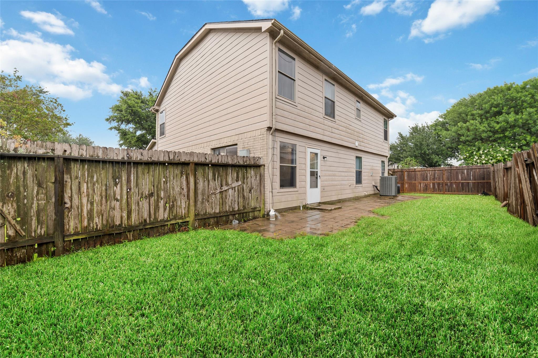 527 Remington Point Ct, Houston, TX 77073 photo
